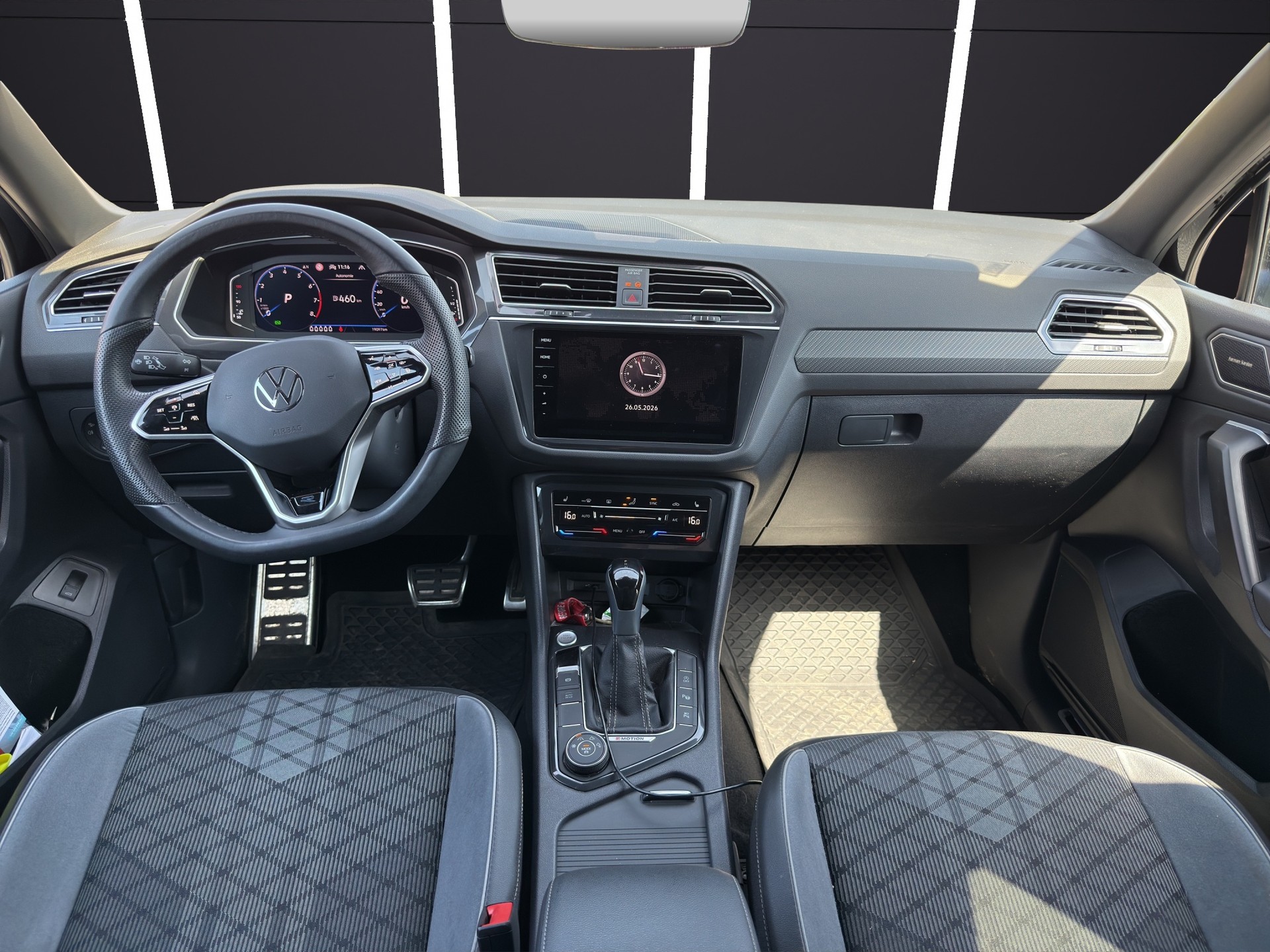 VW Tiguan Allspace 2.0TSI R-Line 4Motion DSG-image-8