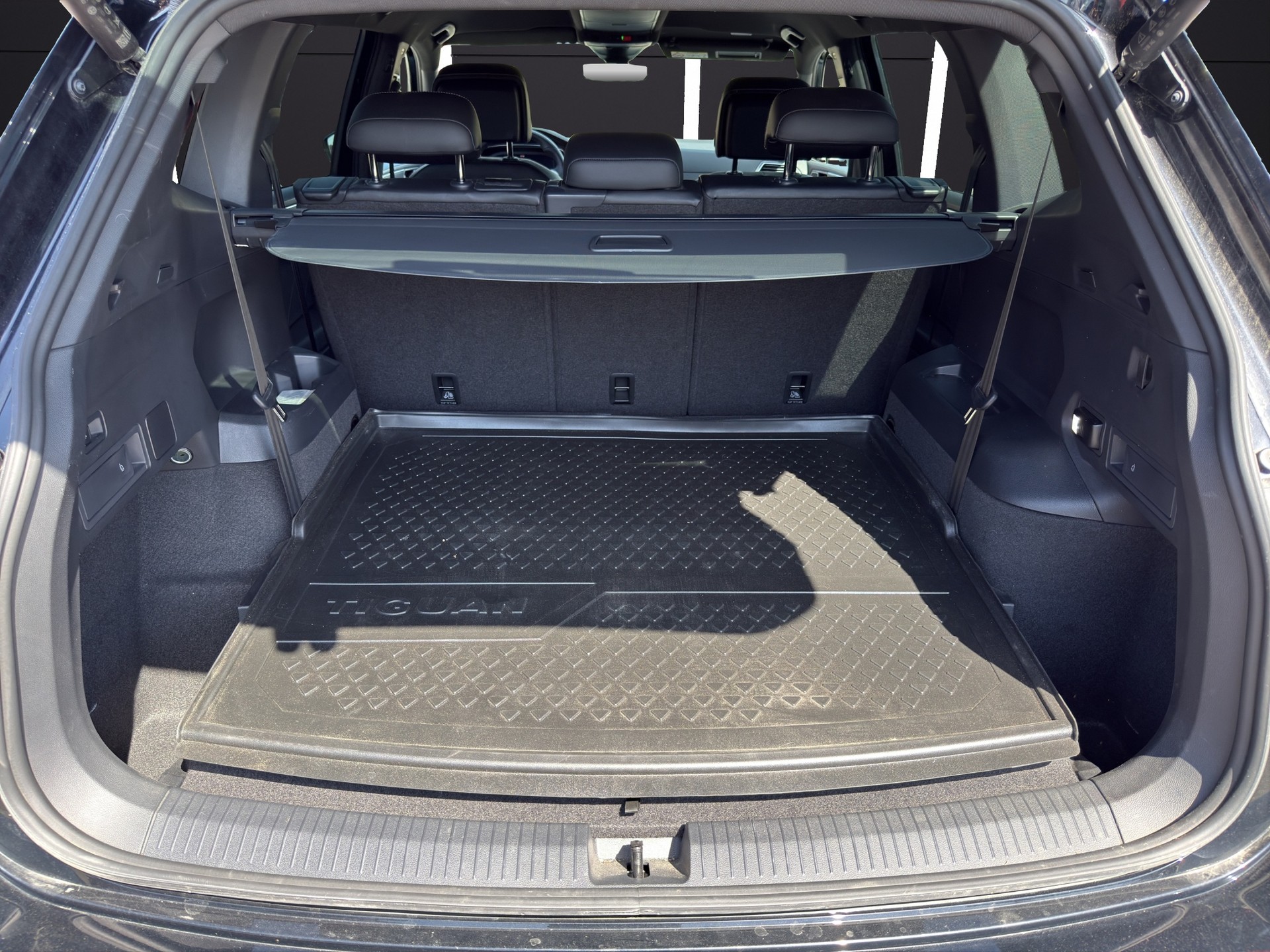 VW Tiguan Allspace 2.0TSI R-Line 4Motion DSG-image-15
