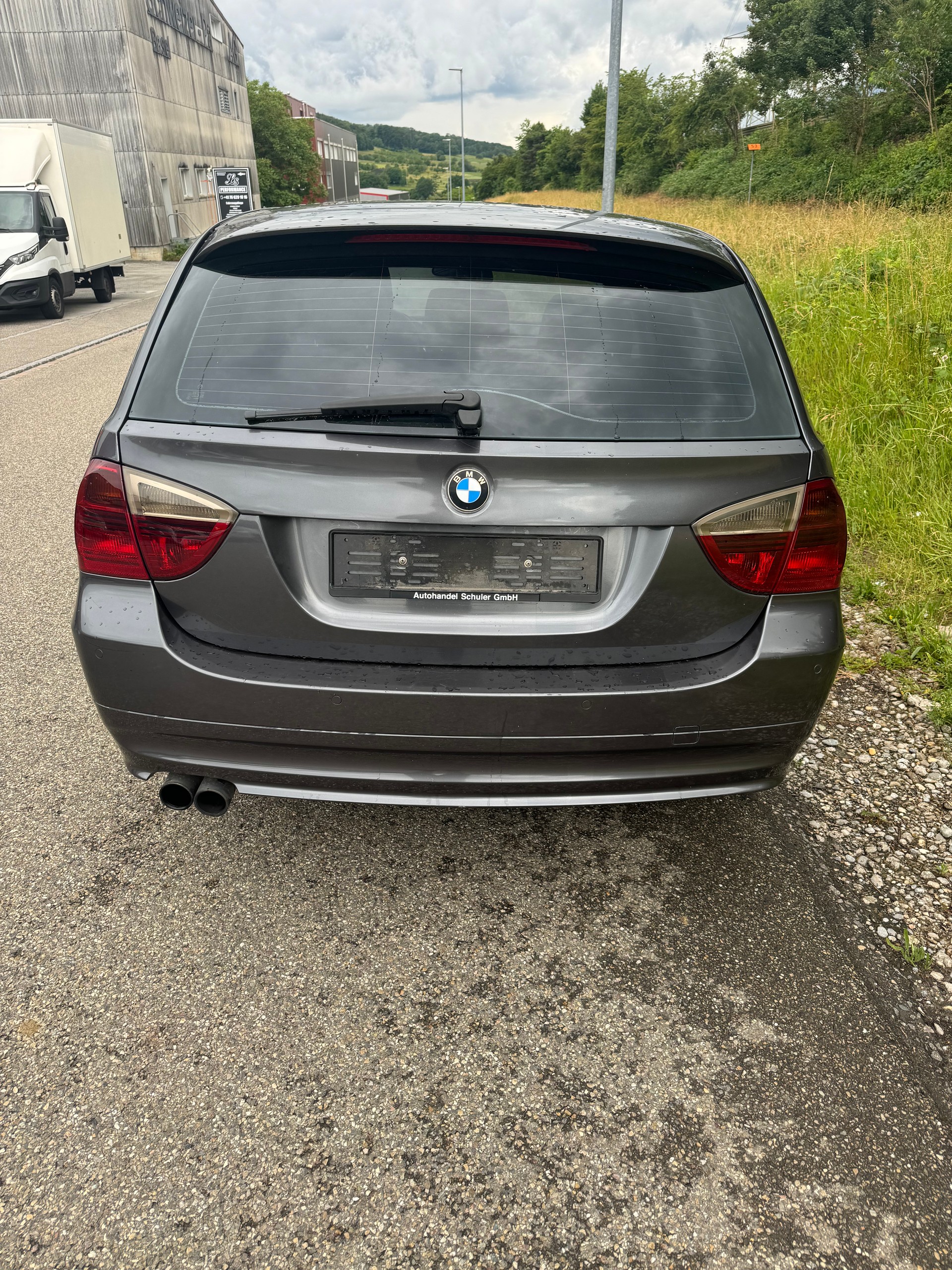BMW 325i Touring-image-11