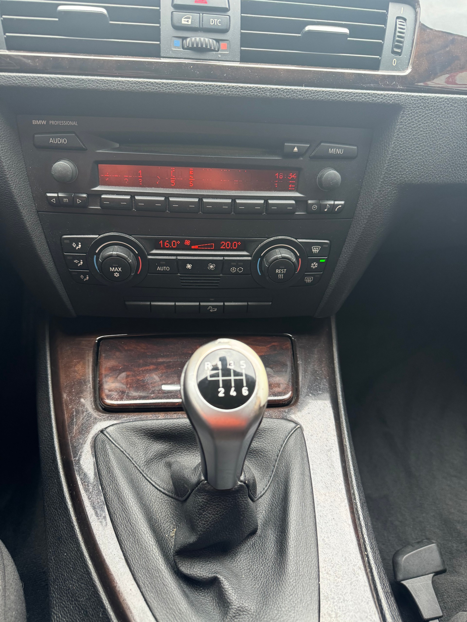BMW 325i Touring-image-15