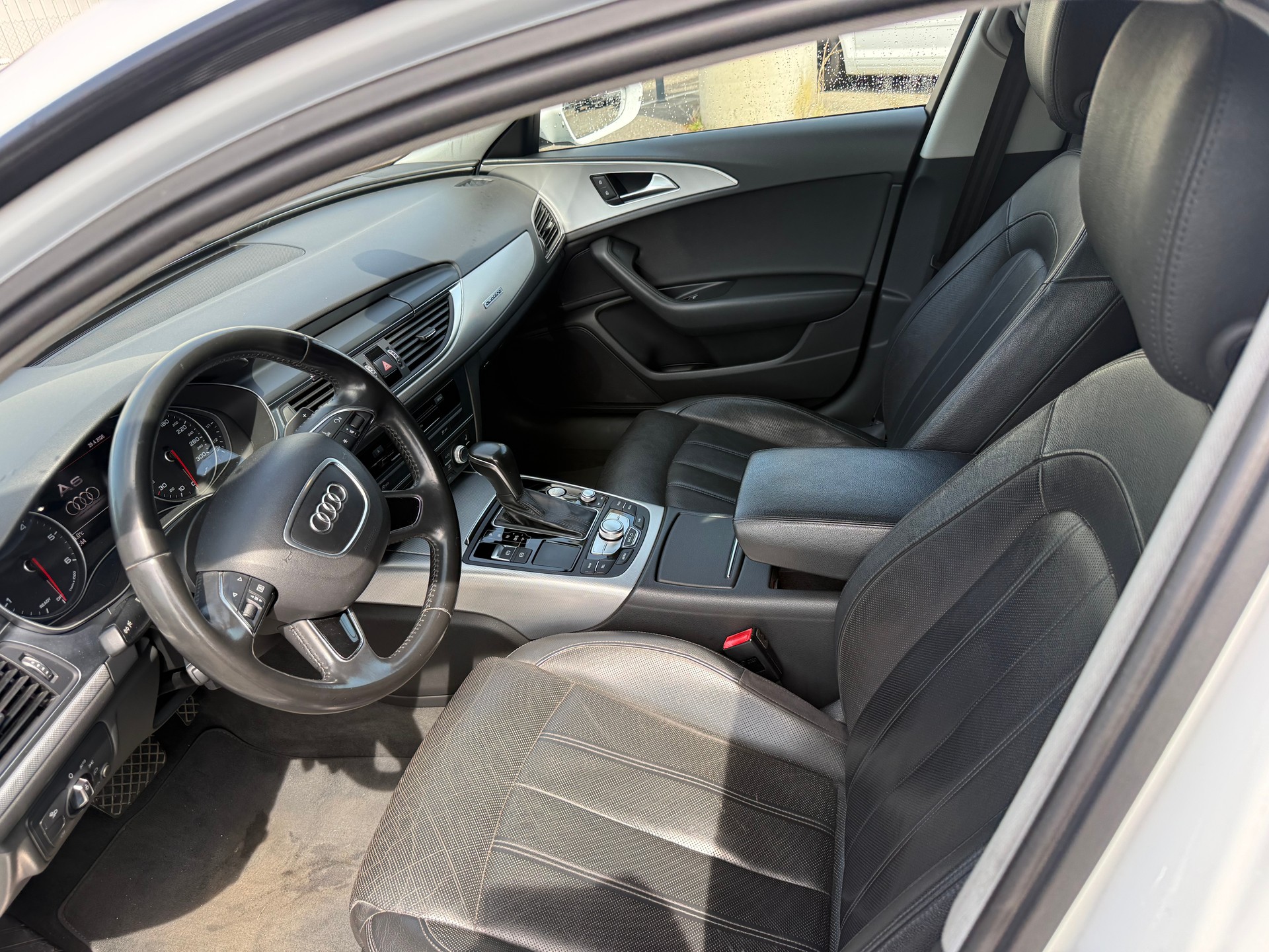 AUDI A6 Avant 3.0 TDI V6 quattro S-tronic-image-8