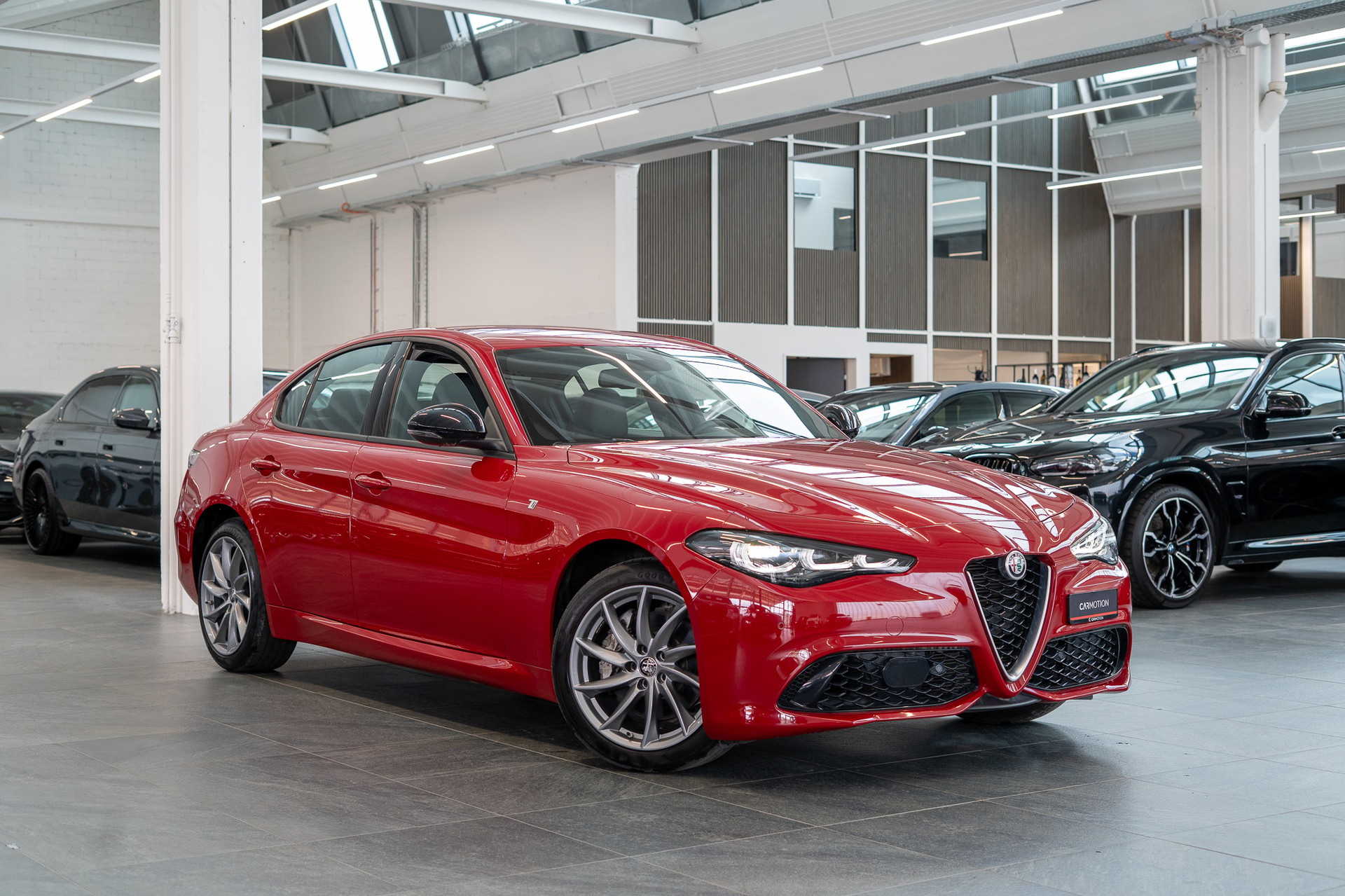 ALFA ROMEO Giulia 2.0 Q4 TI / Rückfahrkamera / el.Sitze-showroom-element-2
