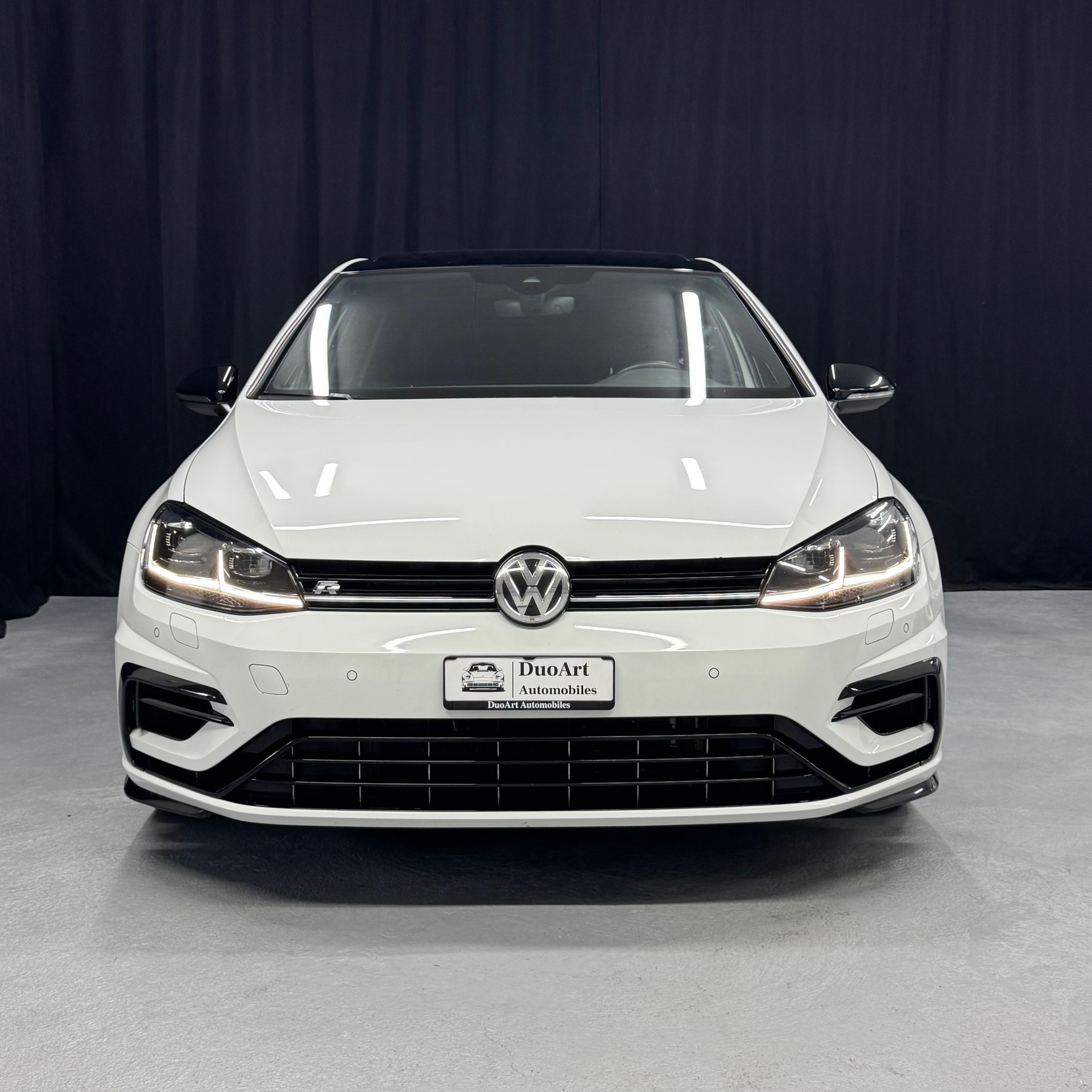 VW Golf 2.0 TSI R 4Motion DSG-image-3