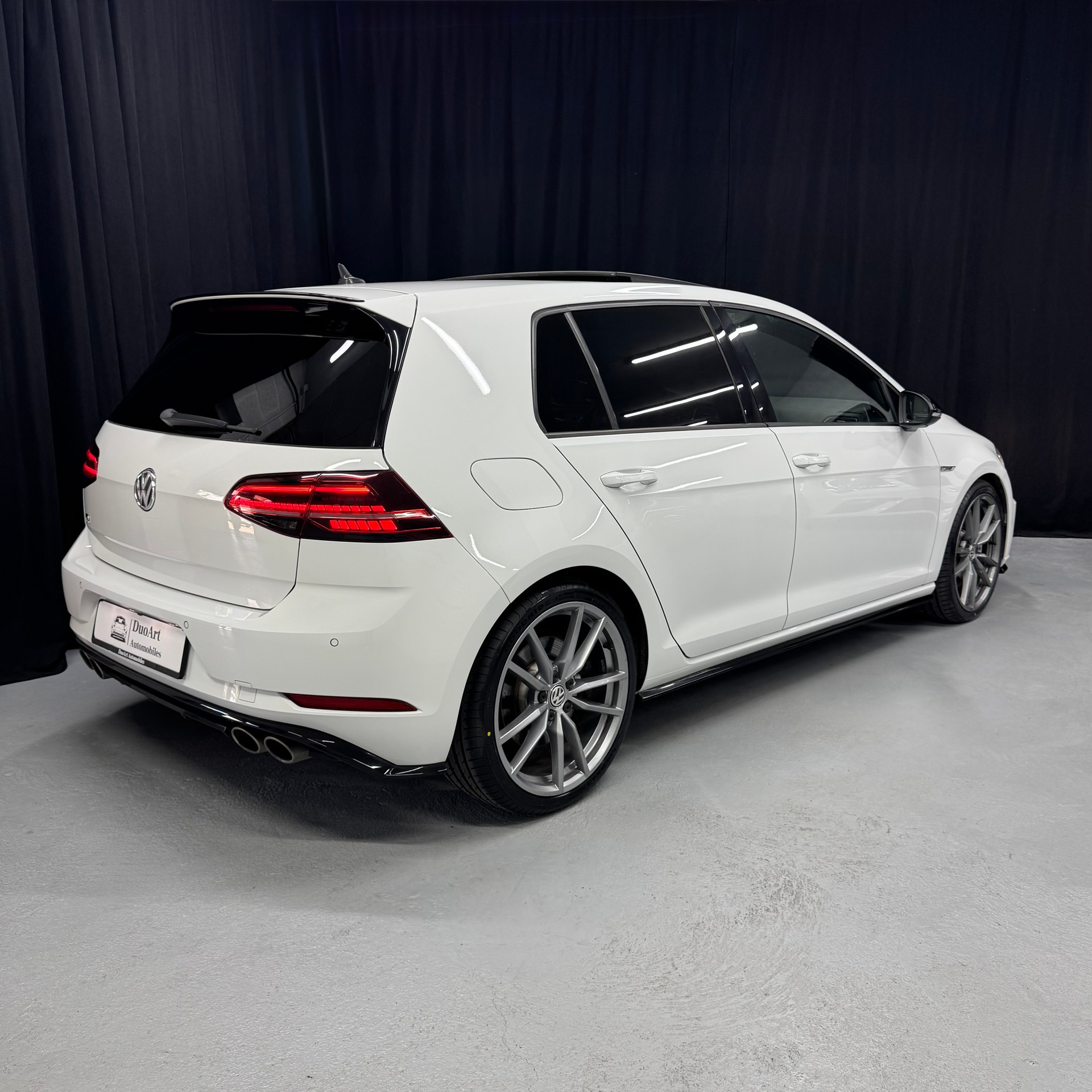 VW Golf 2.0 TSI R 4Motion DSG-image-7