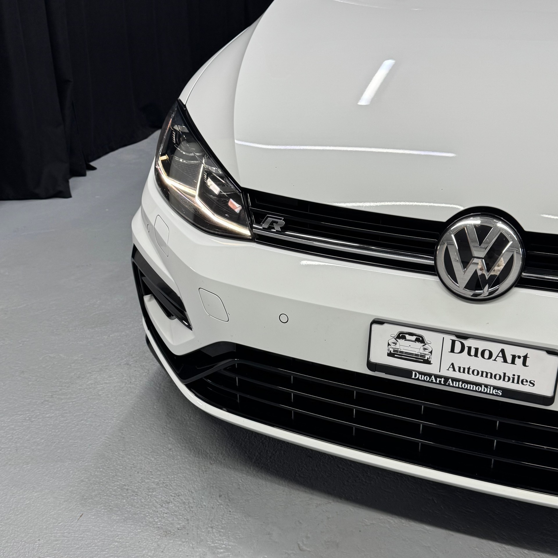 VW Golf 2.0 TSI R 4Motion DSG-image-5