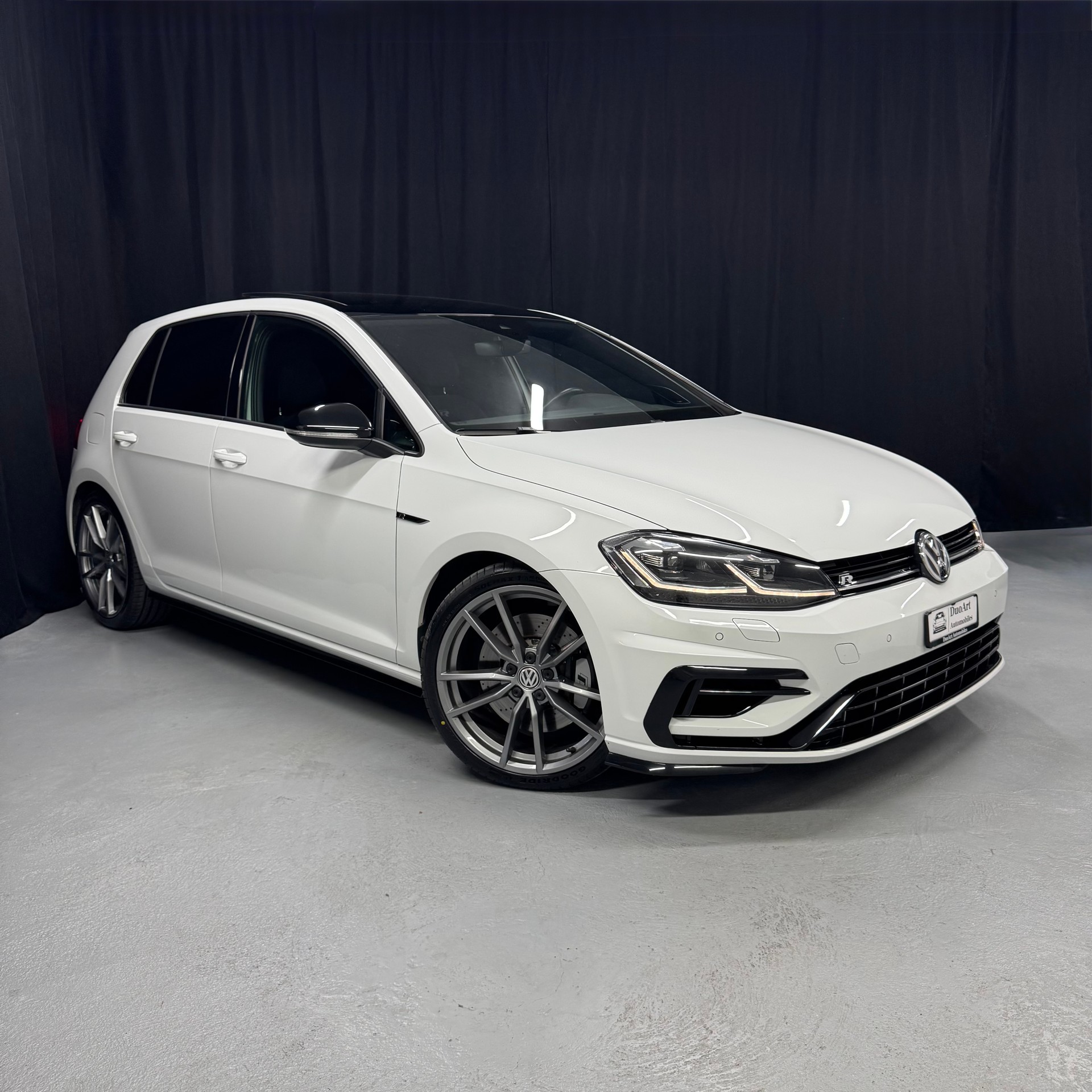 VW Golf 2.0 TSI R 4Motion DSG-image-4