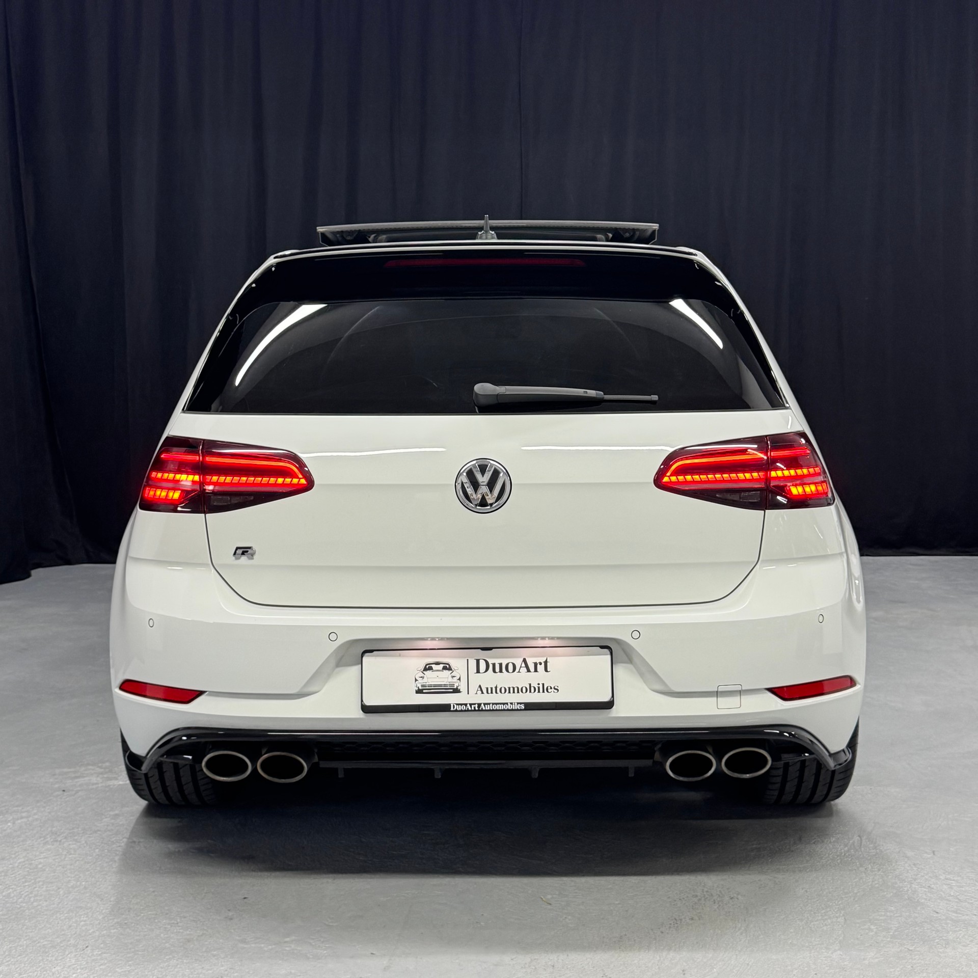 VW Golf 2.0 TSI R 4Motion DSG-image-8
