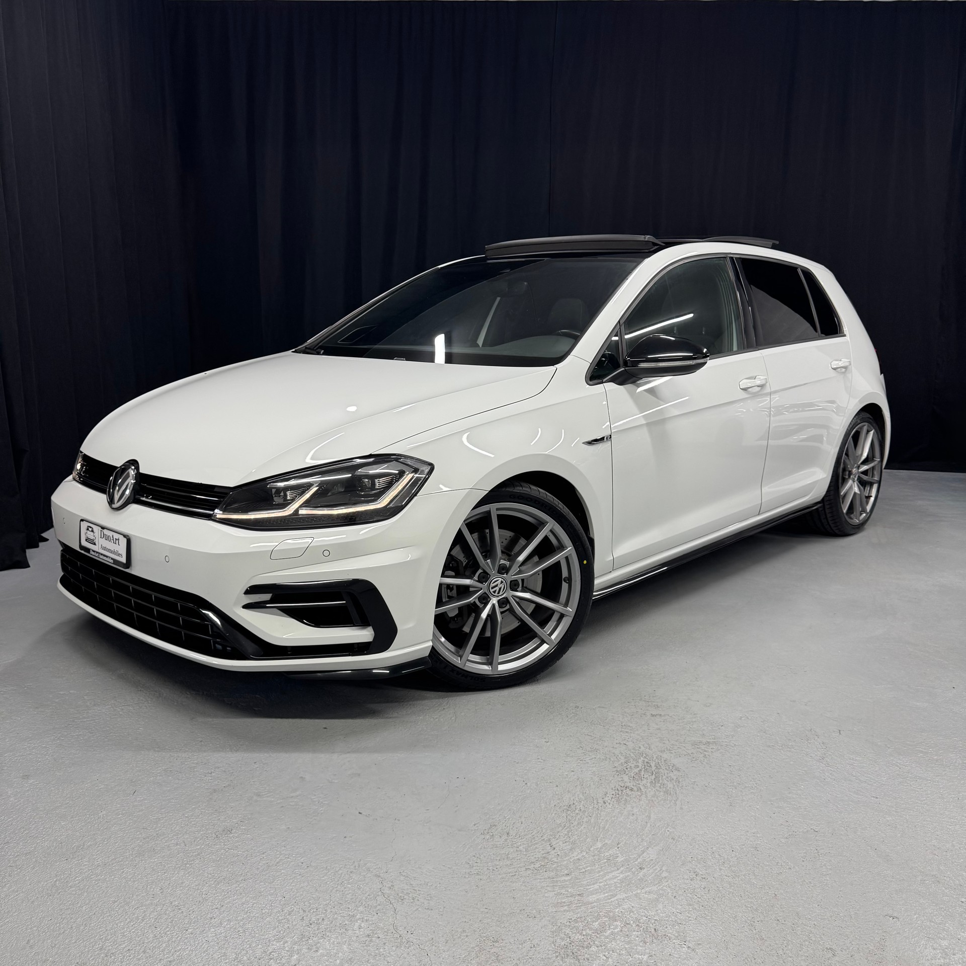 VW Golf 2.0 TSI R 4Motion DSG-image-2