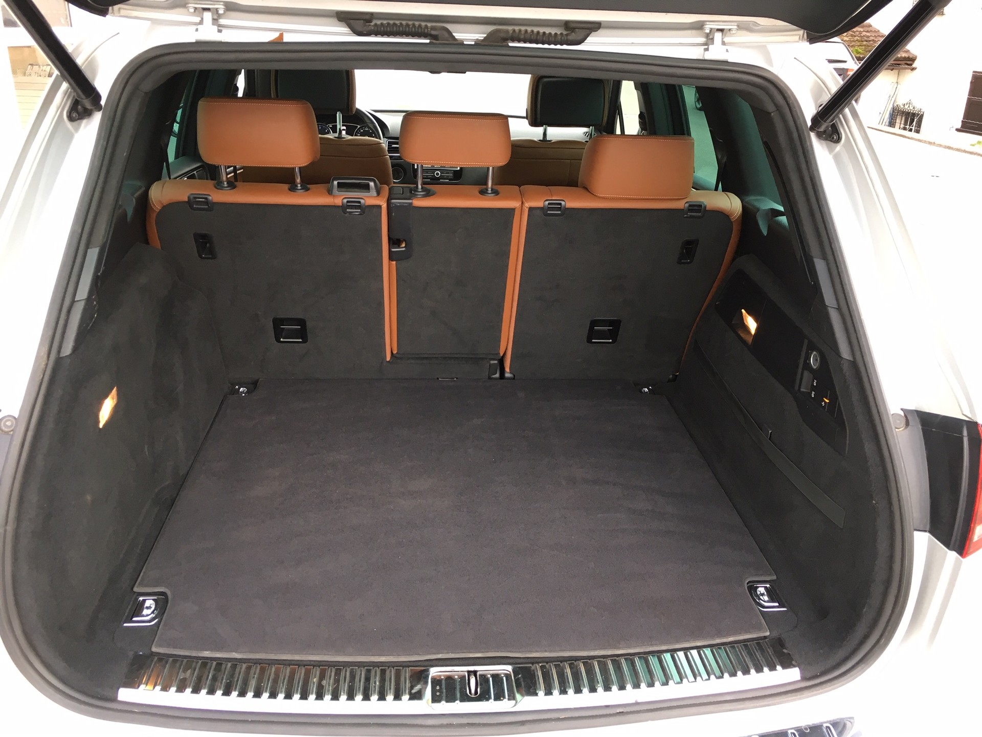 VW Touareg 3.0 TDI BMT Edition X Tiptronic-image-3