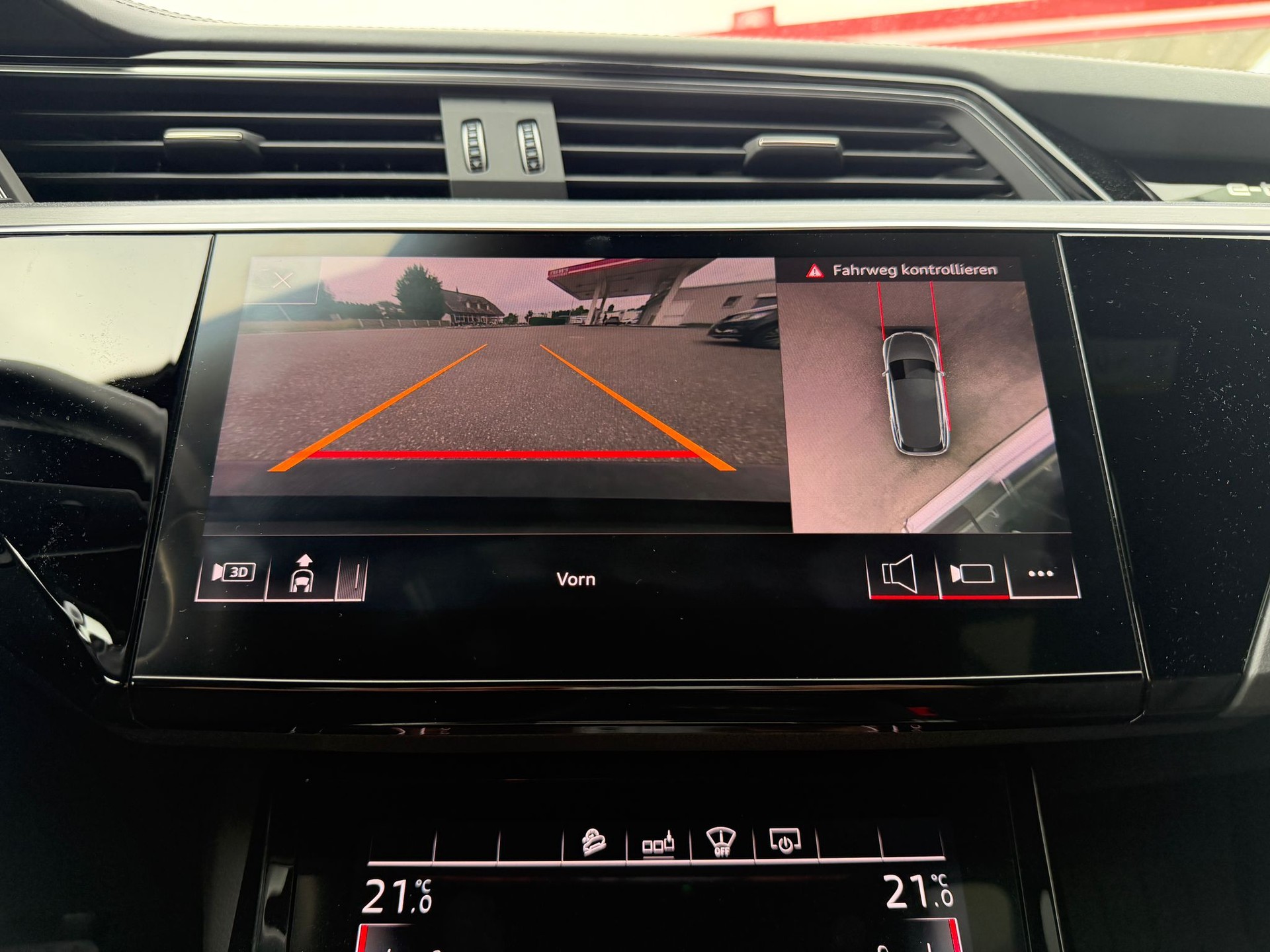 AUDI e-tron 55 Advanced quattro-image-19