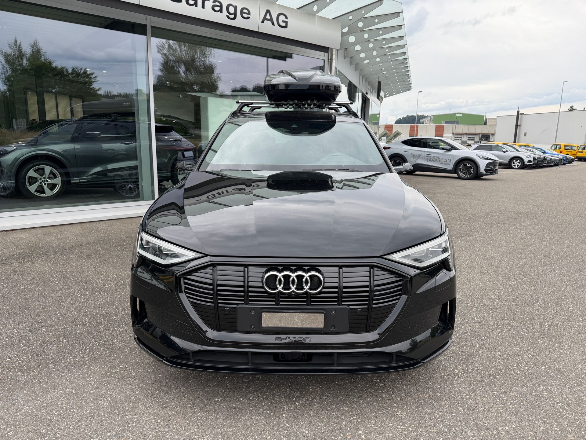 AUDI e-tron 55 Advanced quattro-image-8
