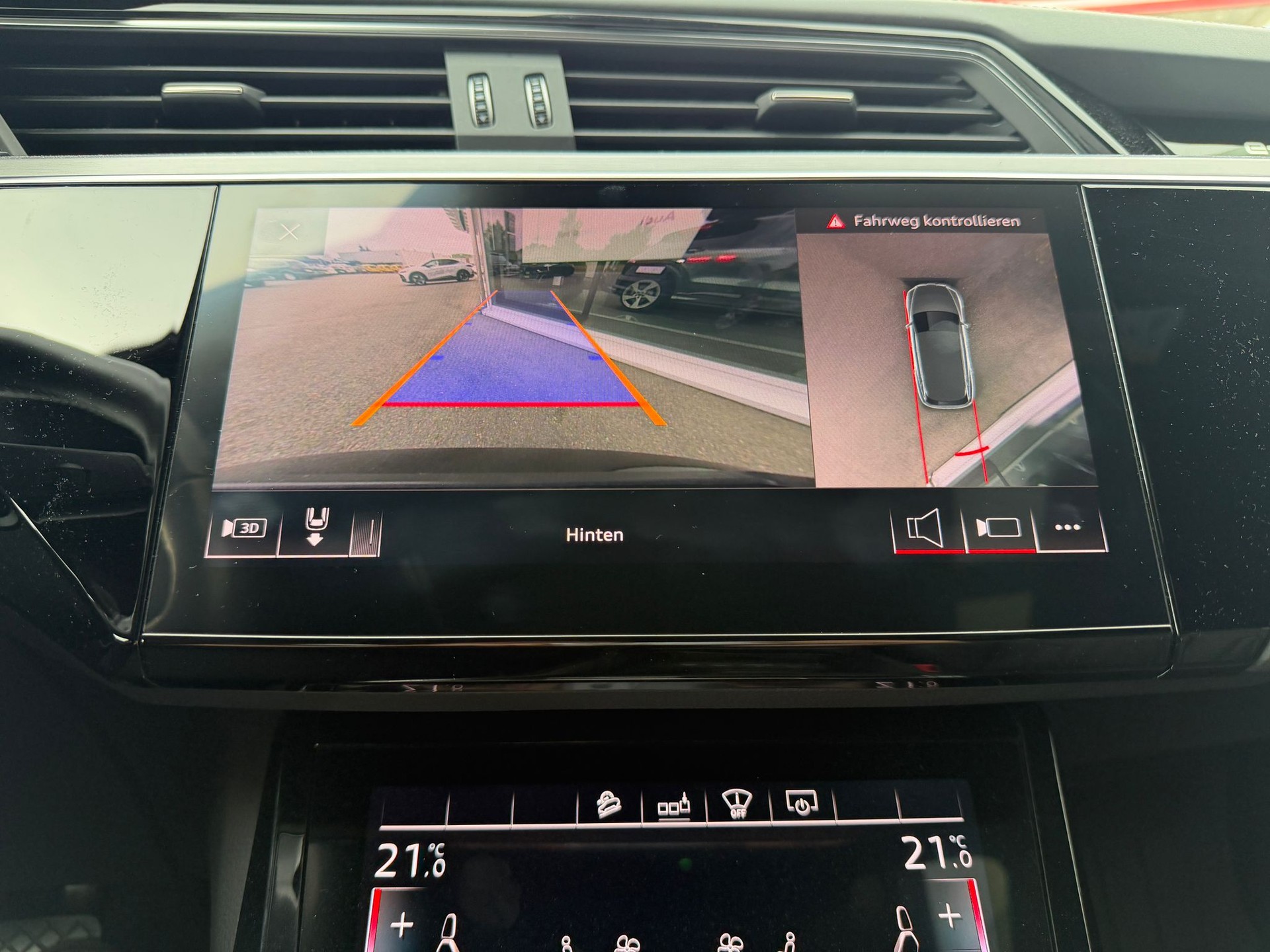 AUDI e-tron 55 Advanced quattro-image-18