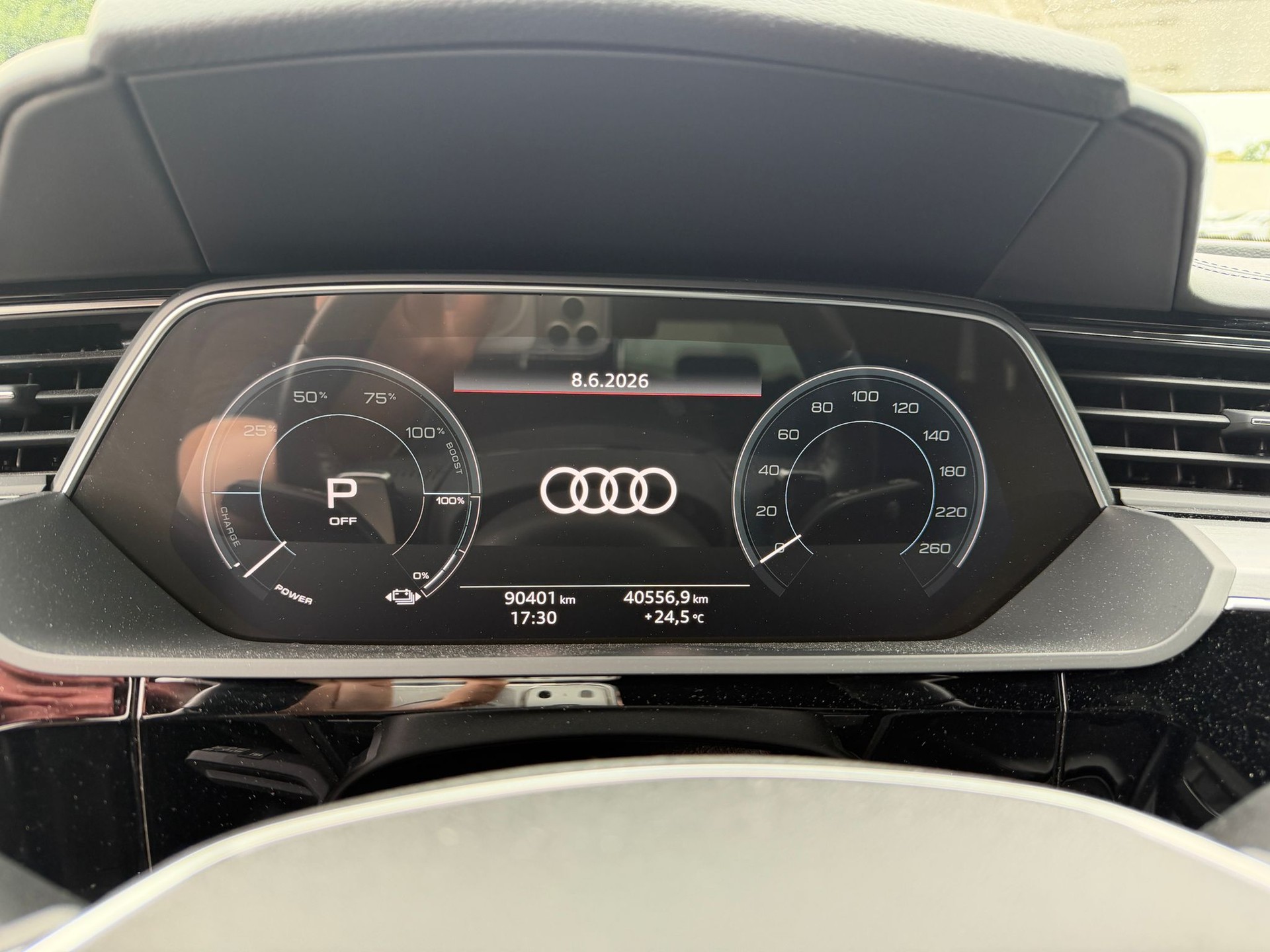 AUDI e-tron 55 Advanced quattro-image-14