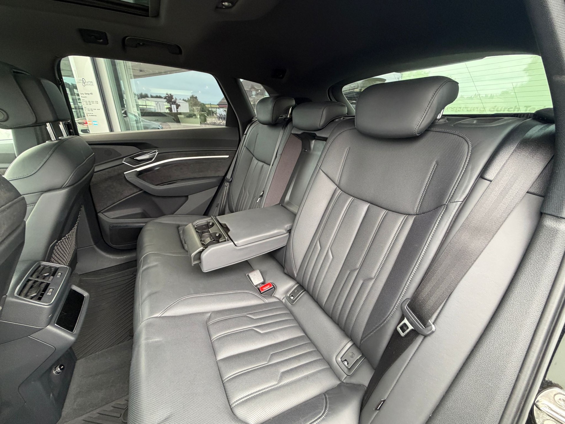 AUDI e-tron 55 Advanced quattro-image-27