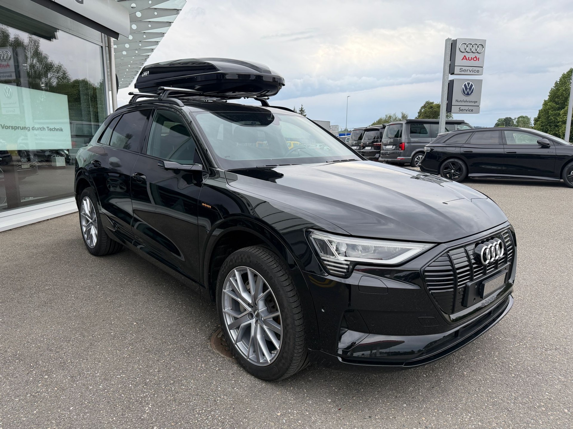 AUDI e-tron 55 Advanced quattro-image-7