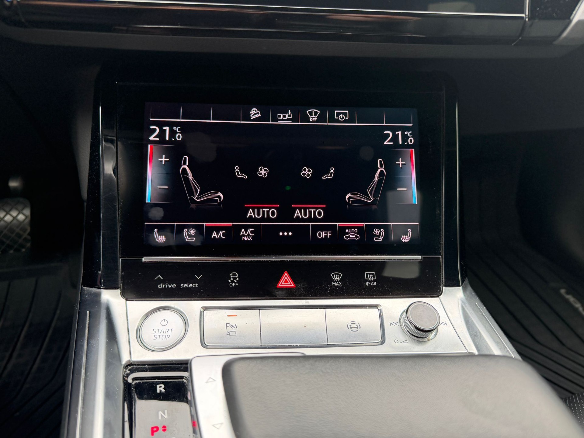 AUDI e-tron 55 Advanced quattro-image-20