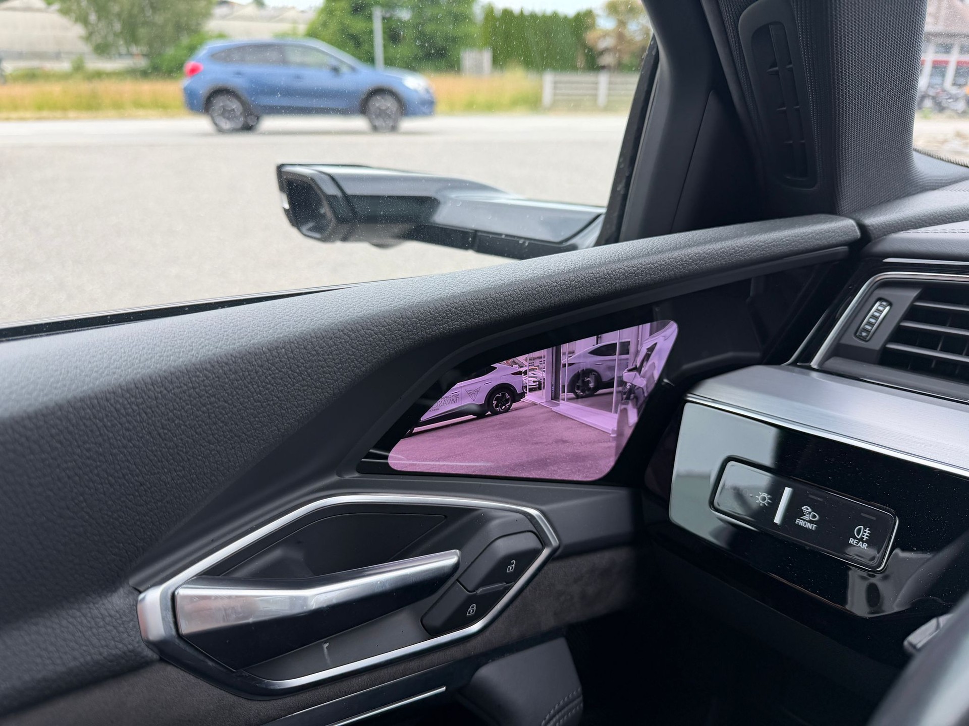 AUDI e-tron 55 Advanced quattro-image-22
