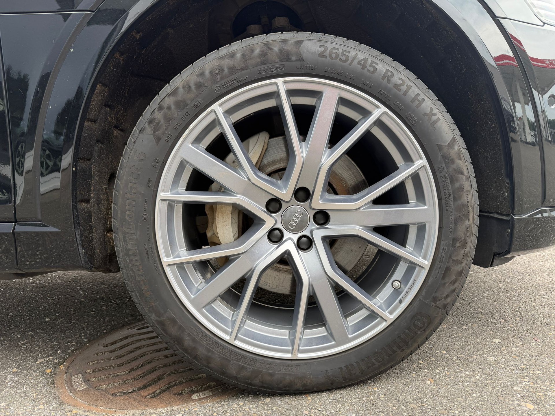 AUDI e-tron 55 Advanced quattro-image-10