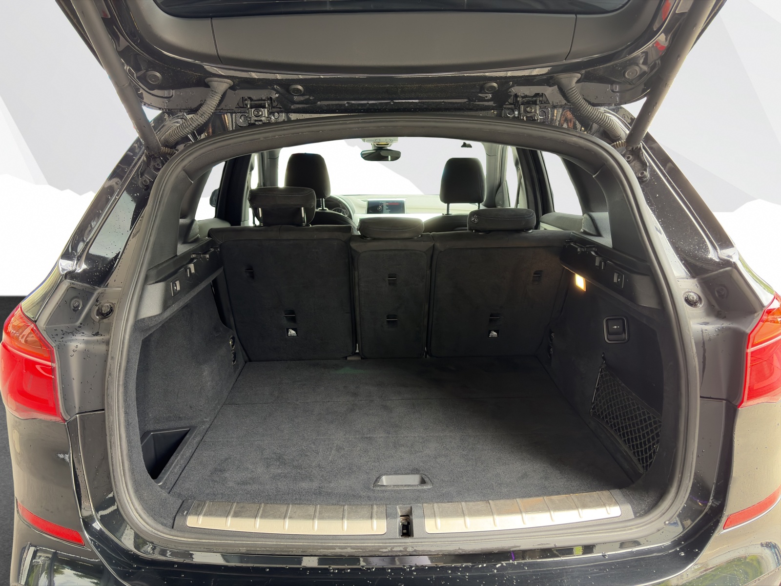 BMW X1 25i xDrive-image-18