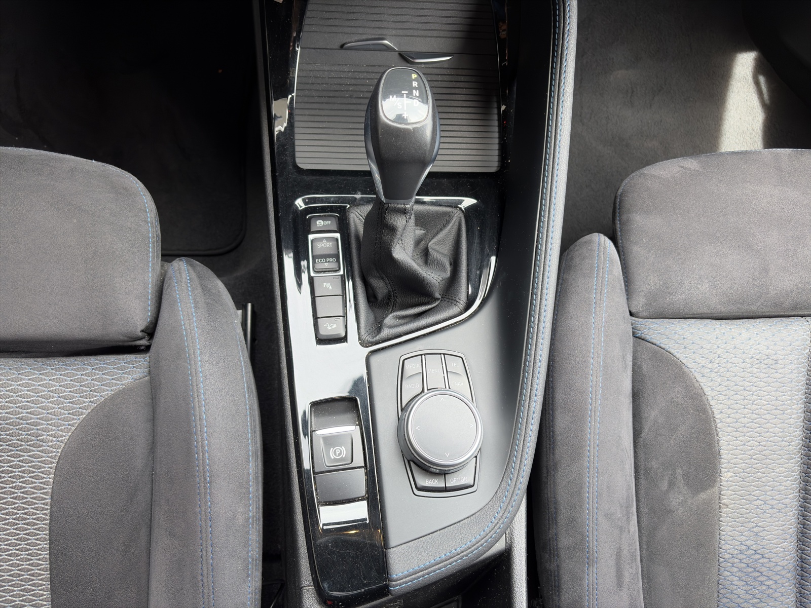 BMW X1 25i xDrive-image-14