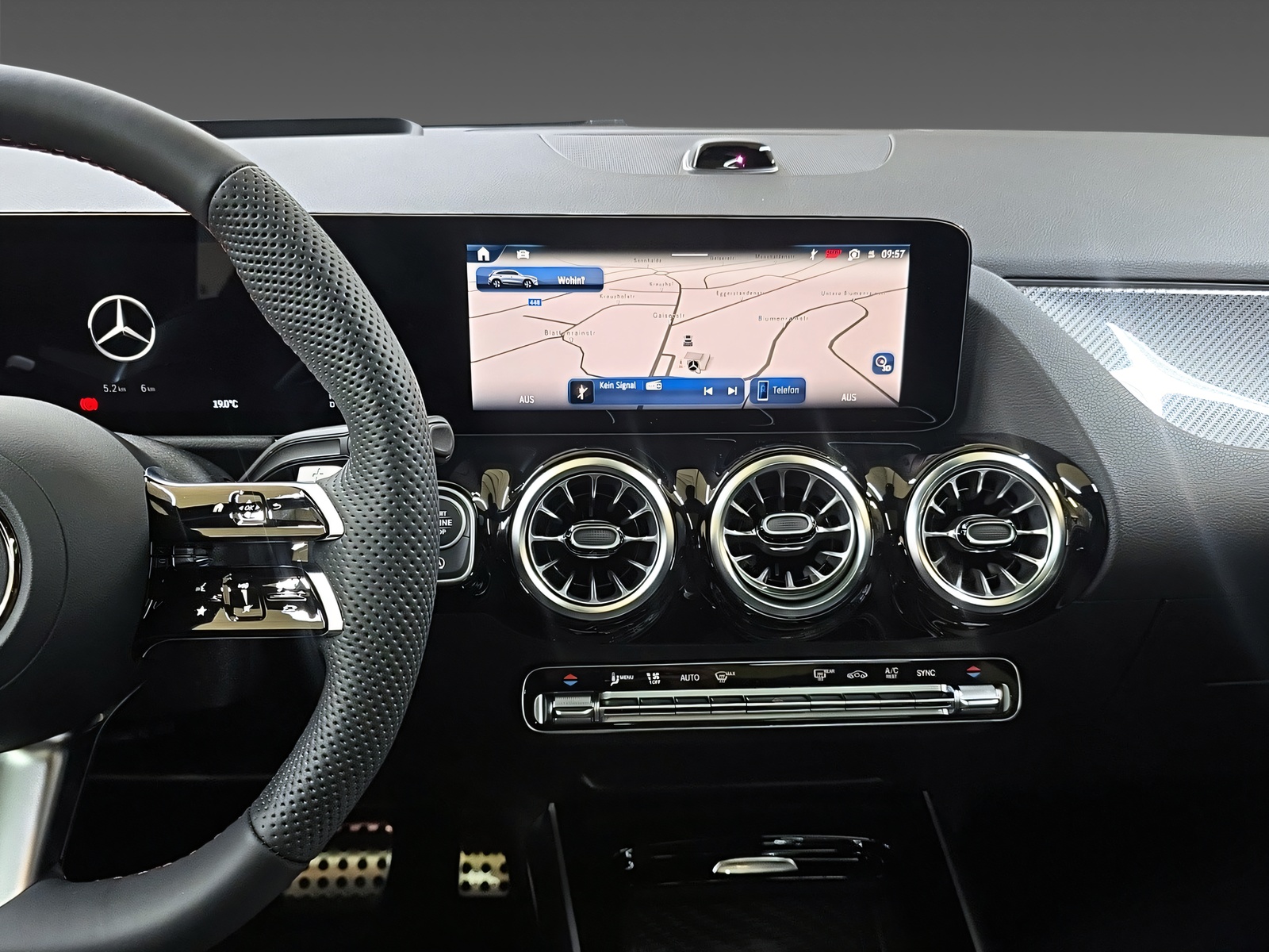MERCEDES-BENZ GLA 220 d 4Matic Swiss Star-image-11