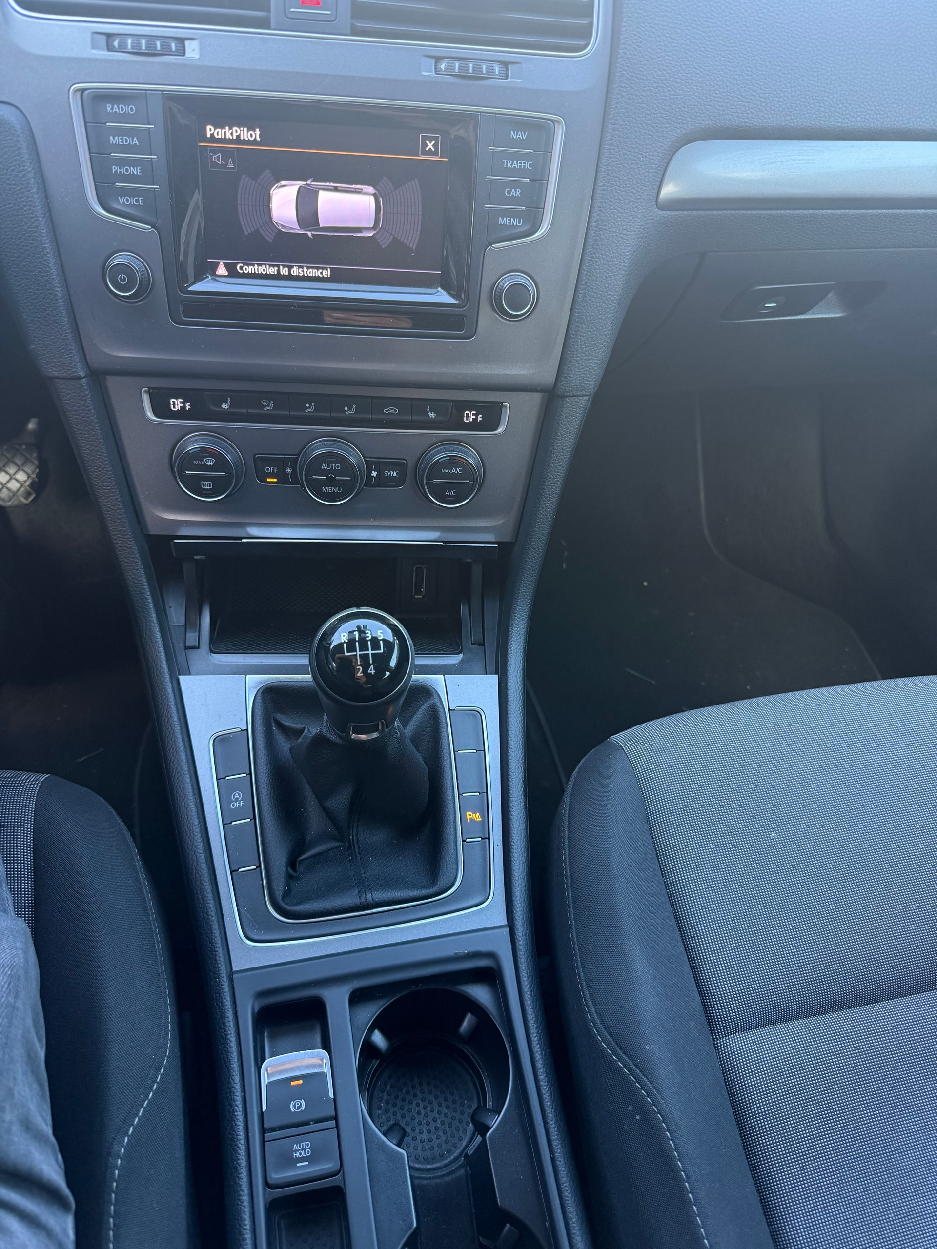 VW Golf 1.6 TDI Trendline-image-6