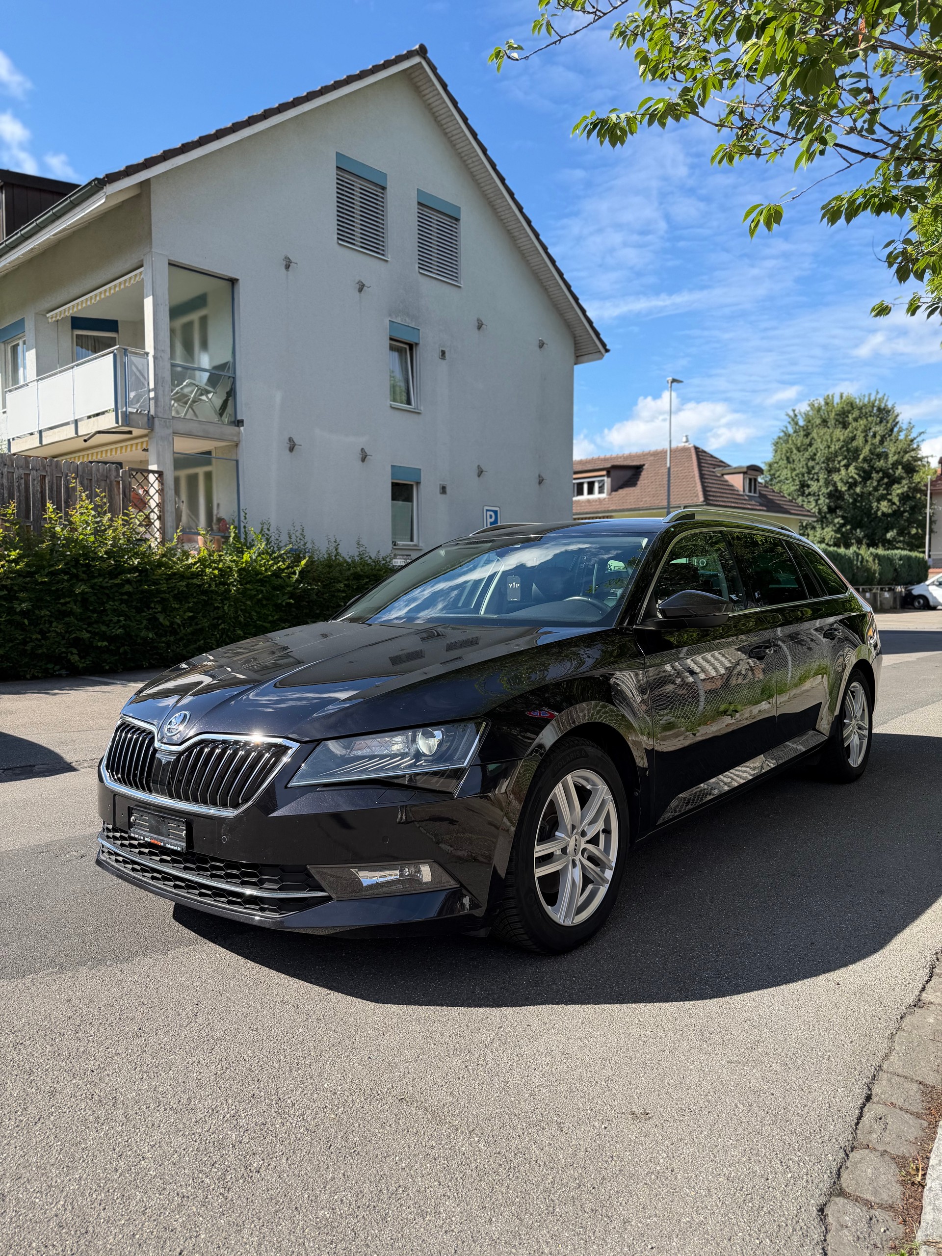 SKODA Superb Combi 1.8 TSI Style DSG-image-2