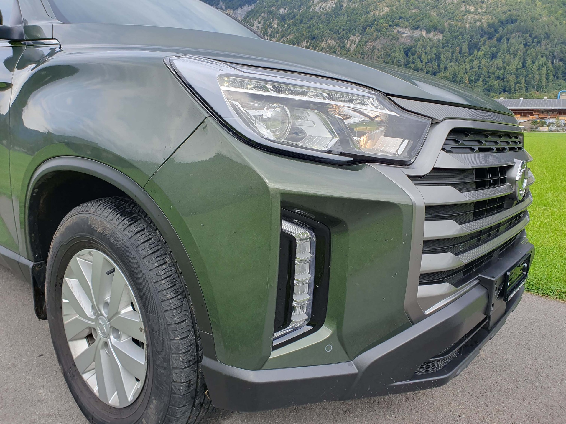 KGM-SsangYong Grand Musso 2.2 e-XDI Titanium-image-1