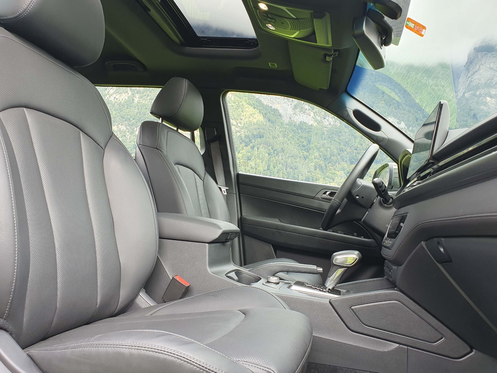 KGM-SsangYong Grand Musso 2.2 e-XDI Titanium-image-9