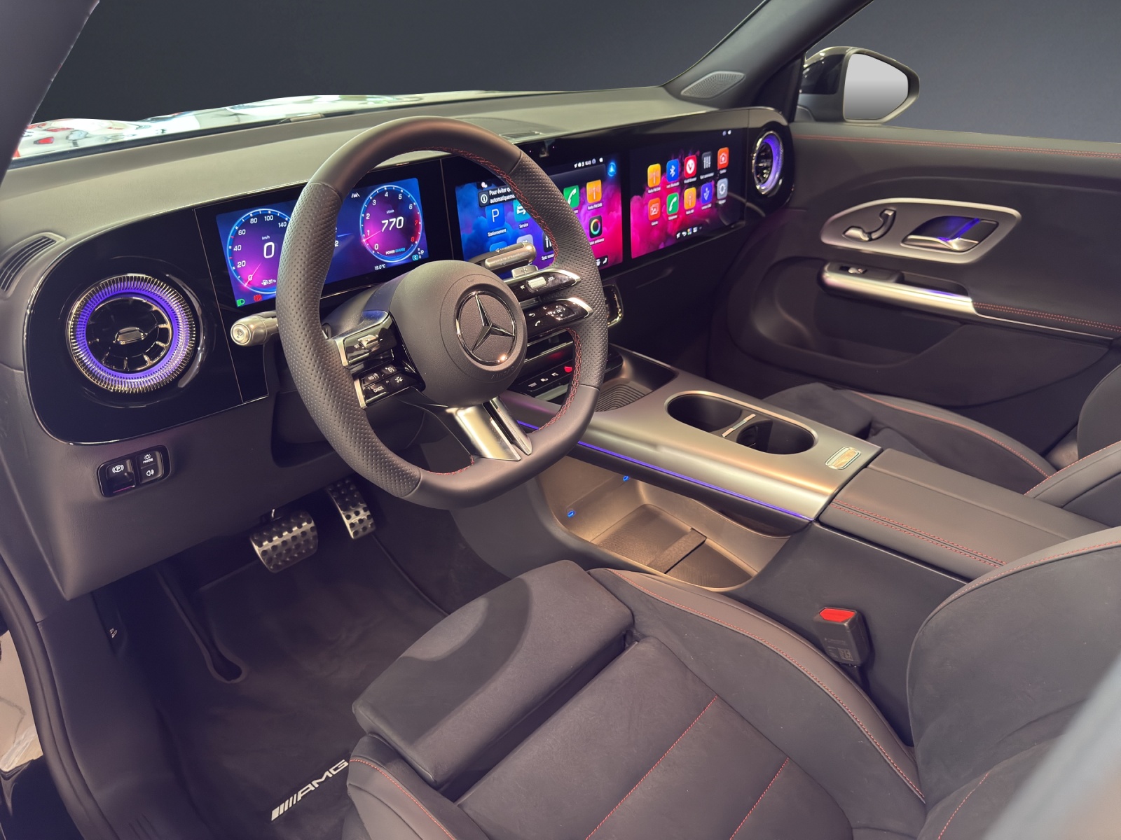 MERCEDES-BENZ GLB 220 4M-image-11