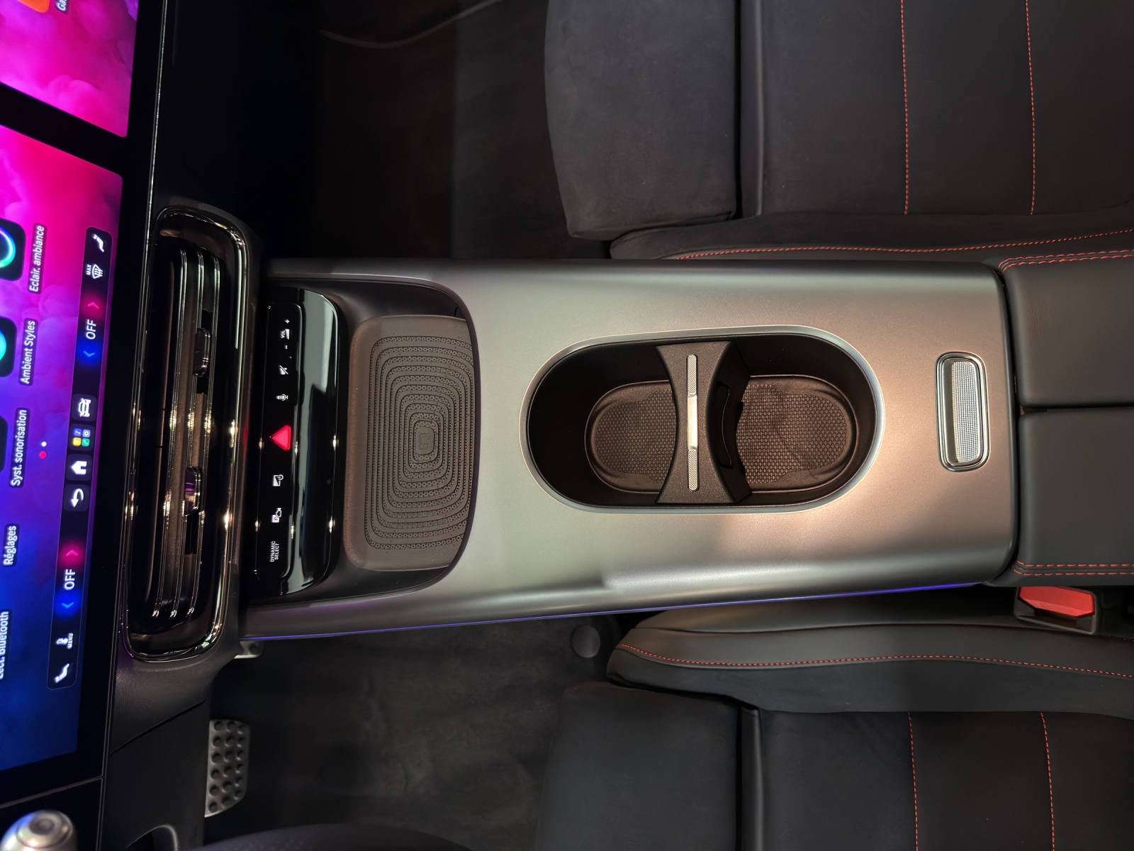 MERCEDES-BENZ GLB 220 4M-image-10