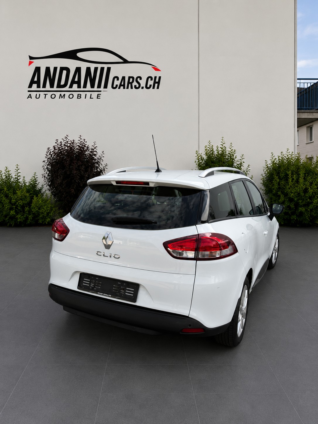 RENAULT Clio Grandtour 1.2 16V T Swiss Edition-image-2