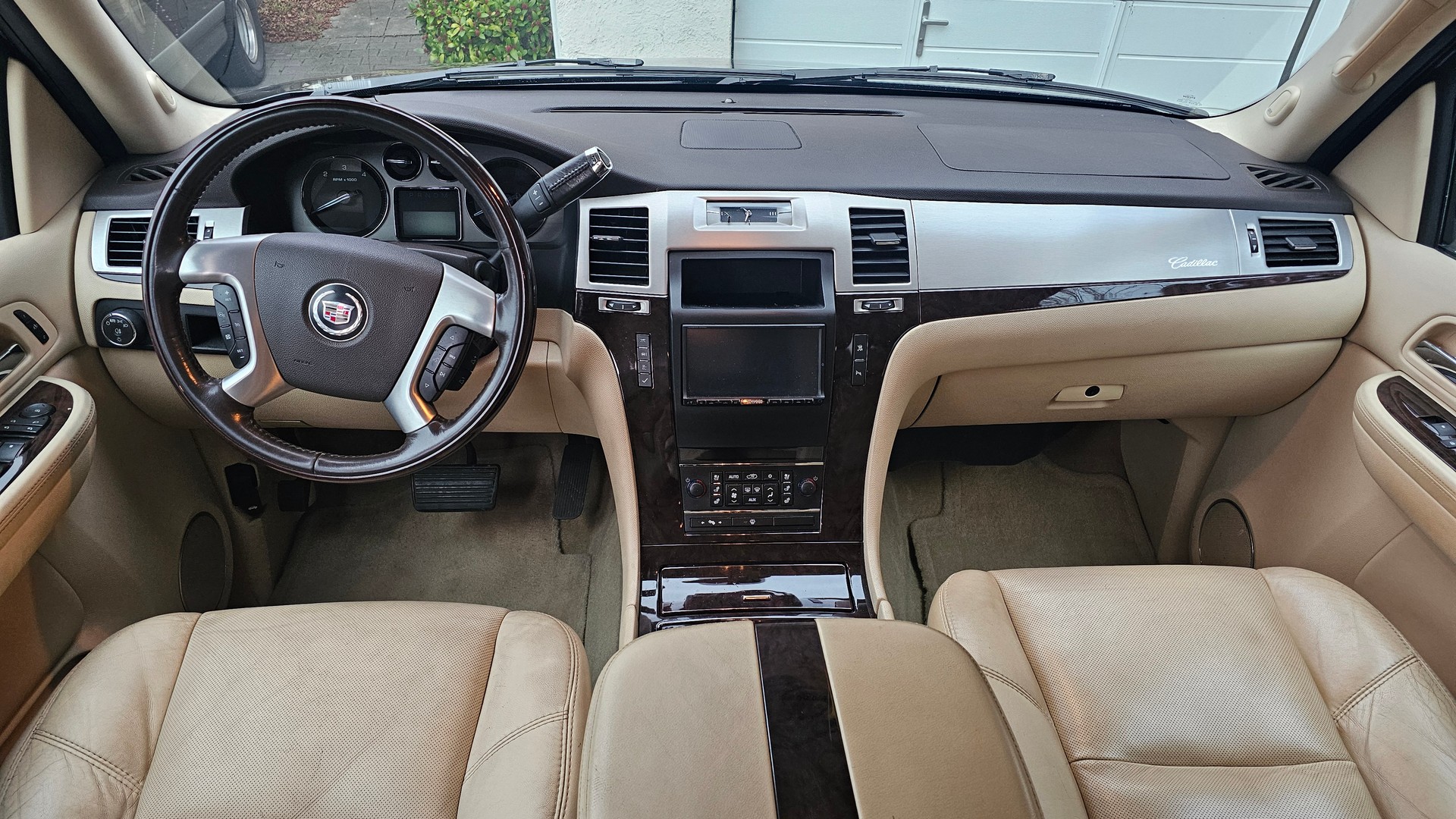 CADILLAC Escalade 6.2 Elegance-image-7