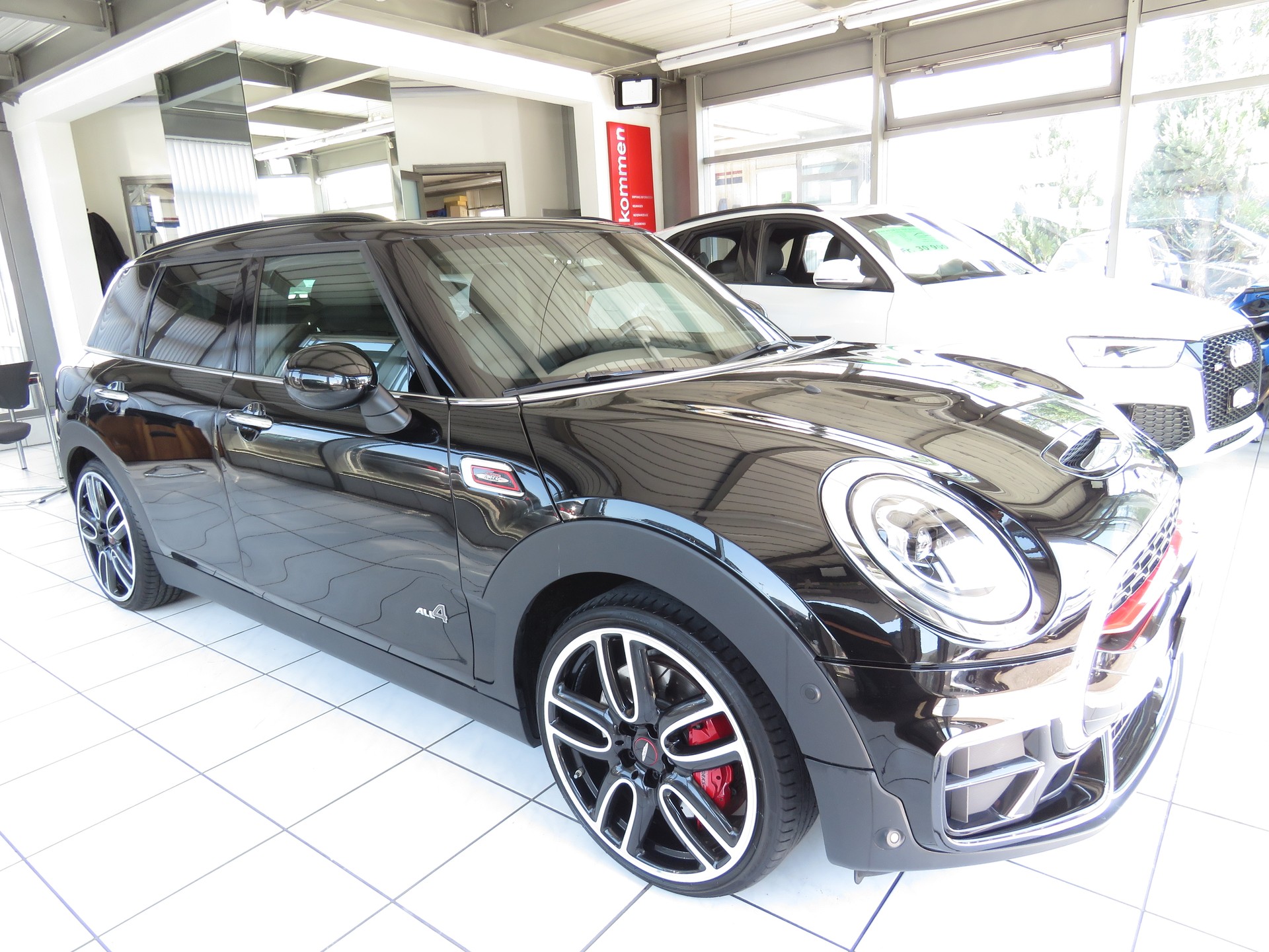 MINI Clubman Cooper John Cooper Works ALL4 Steptronic-image-2