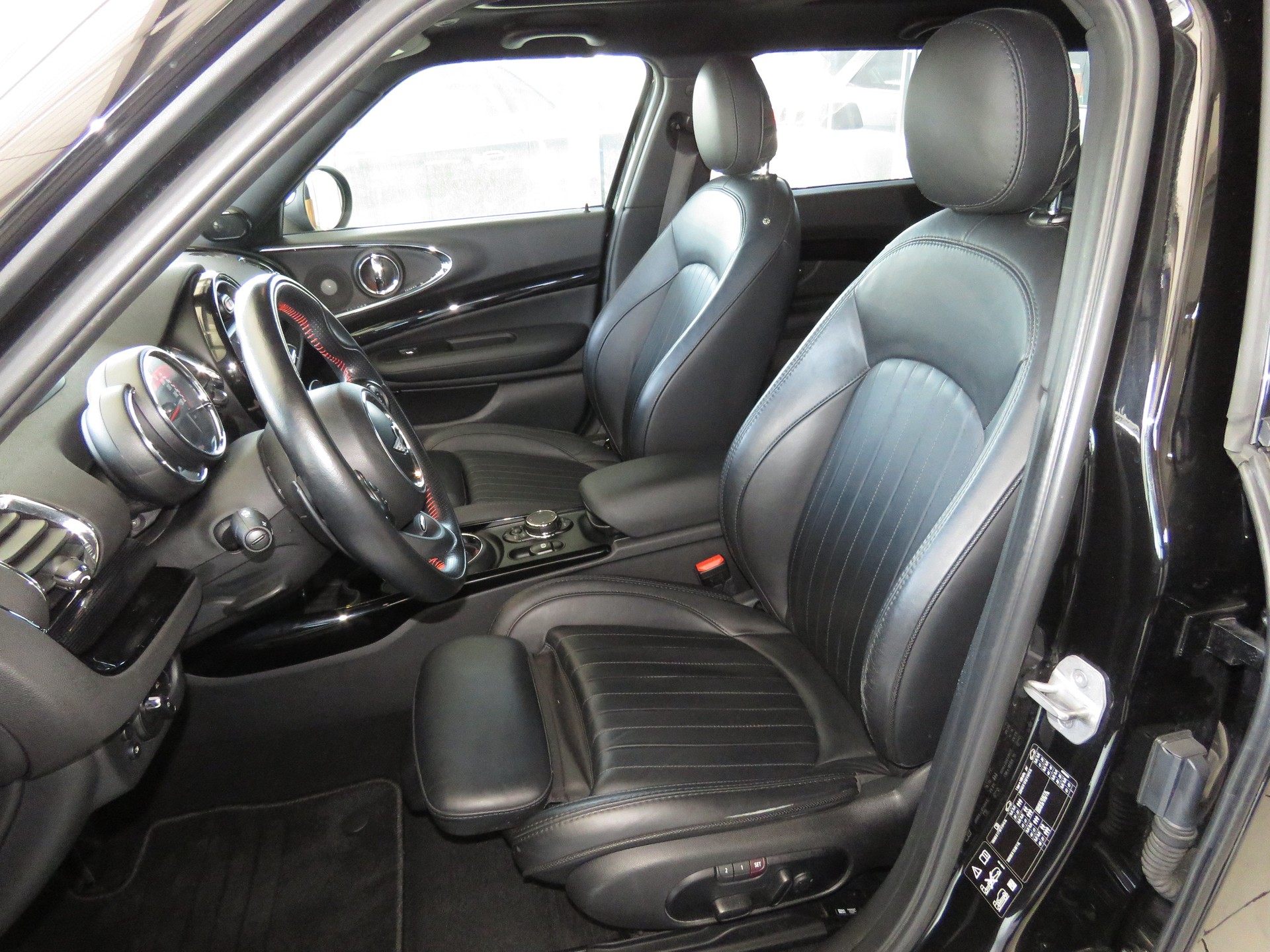MINI Clubman Cooper John Cooper Works ALL4 Steptronic-image-7