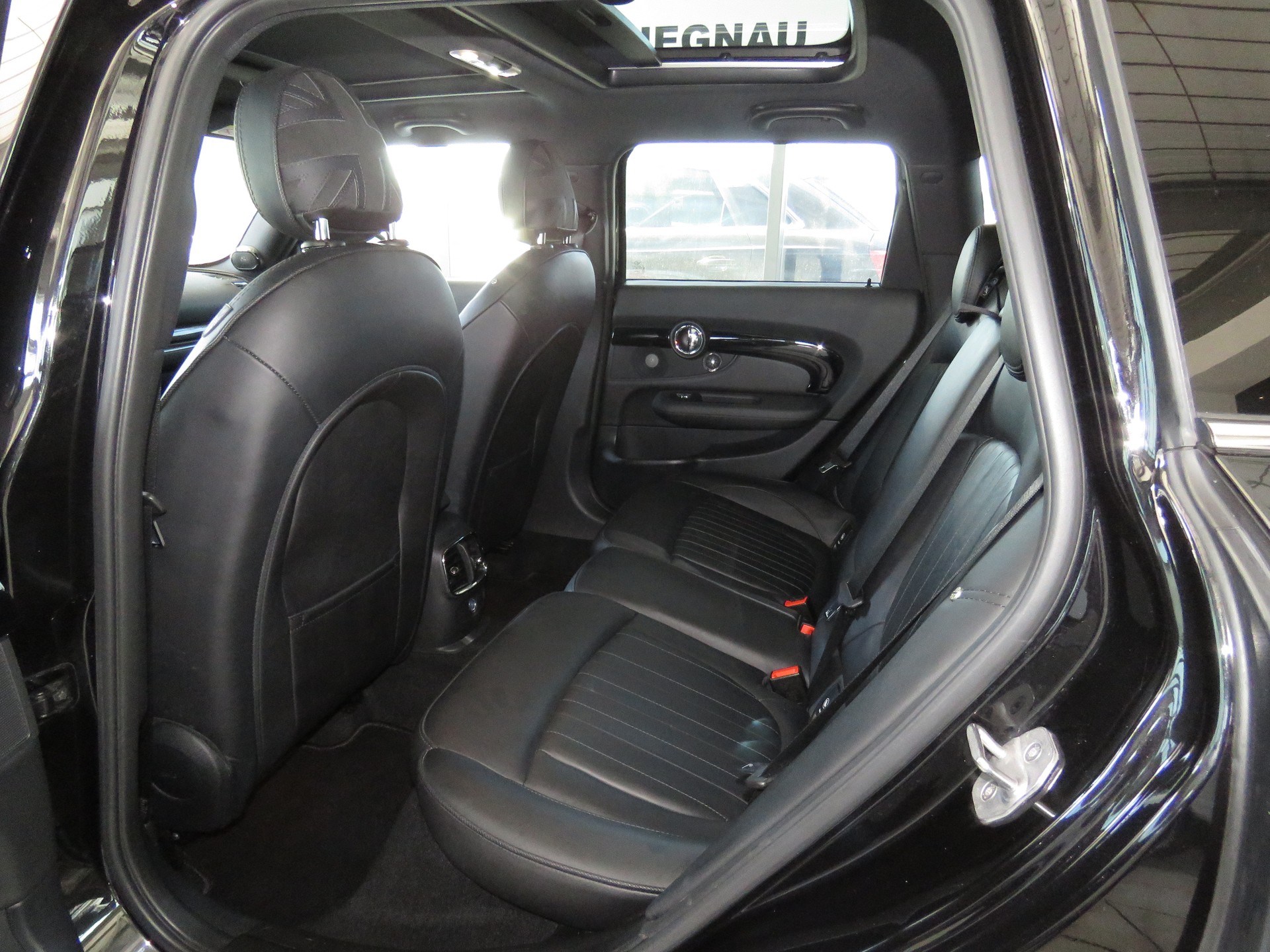 MINI Clubman Cooper John Cooper Works ALL4 Steptronic-image-8