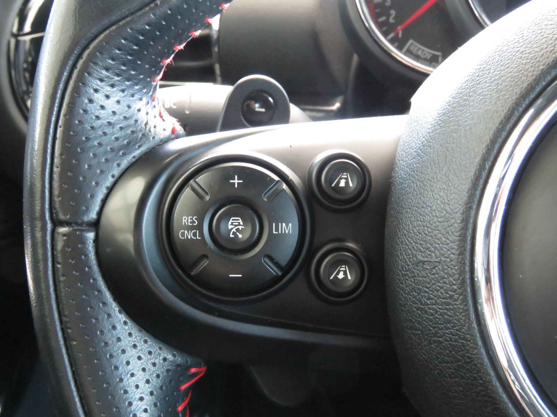 MINI Clubman Cooper John Cooper Works ALL4 Steptronic-image-21