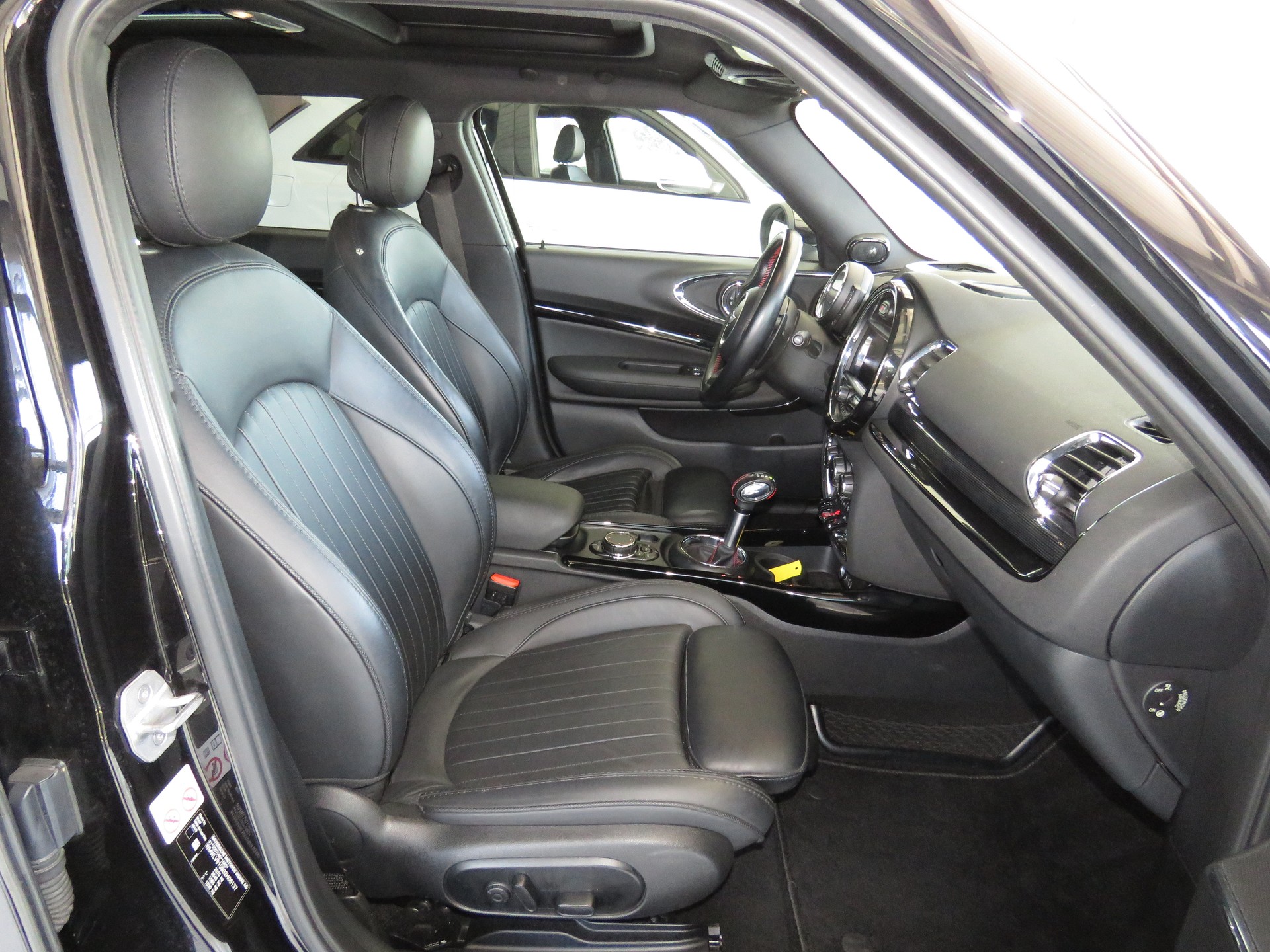 MINI Clubman Cooper John Cooper Works ALL4 Steptronic-image-12