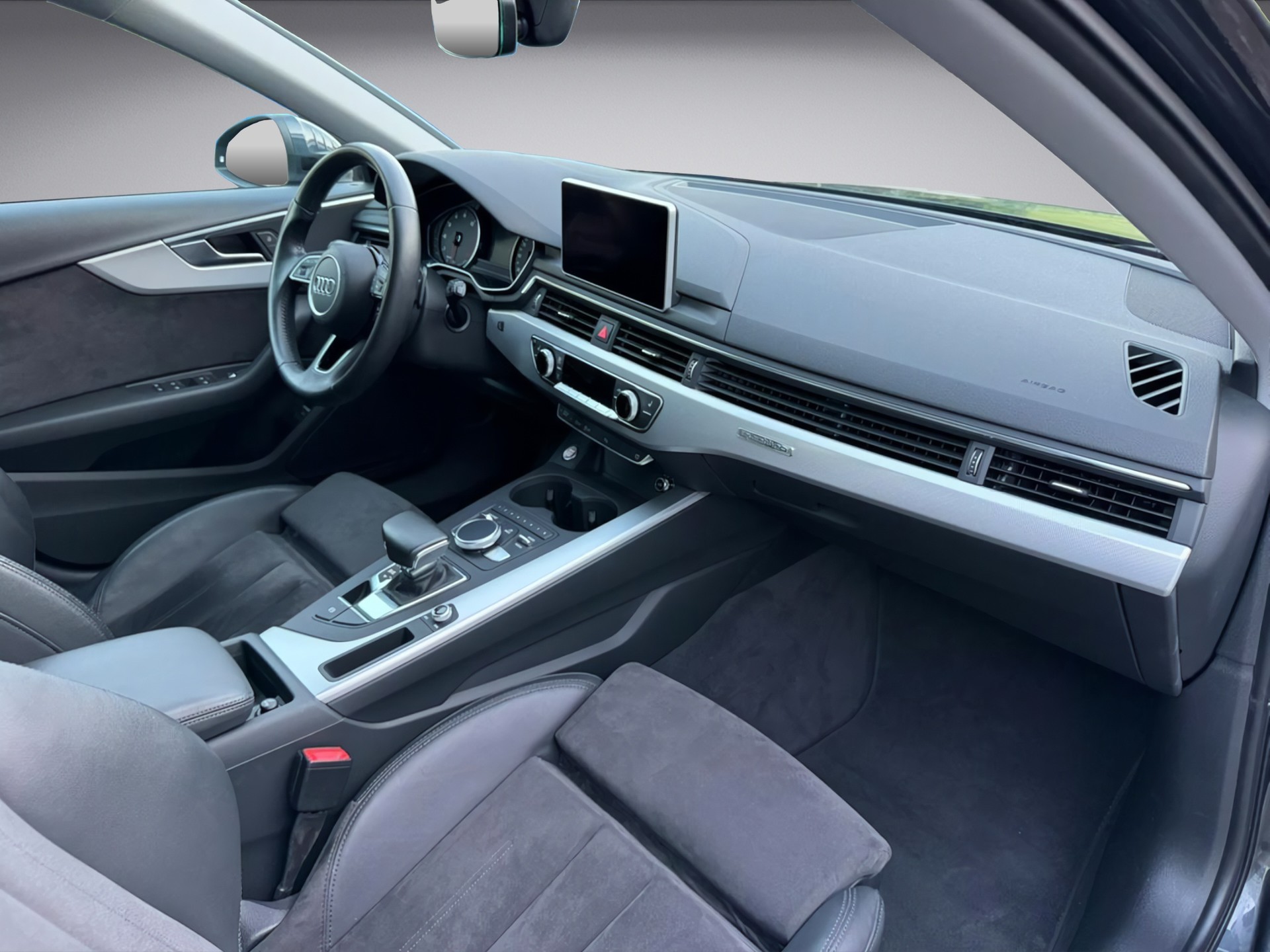 AUDI A4 Avant 2.0 TFSI Sport quattro S-tronic-image-12