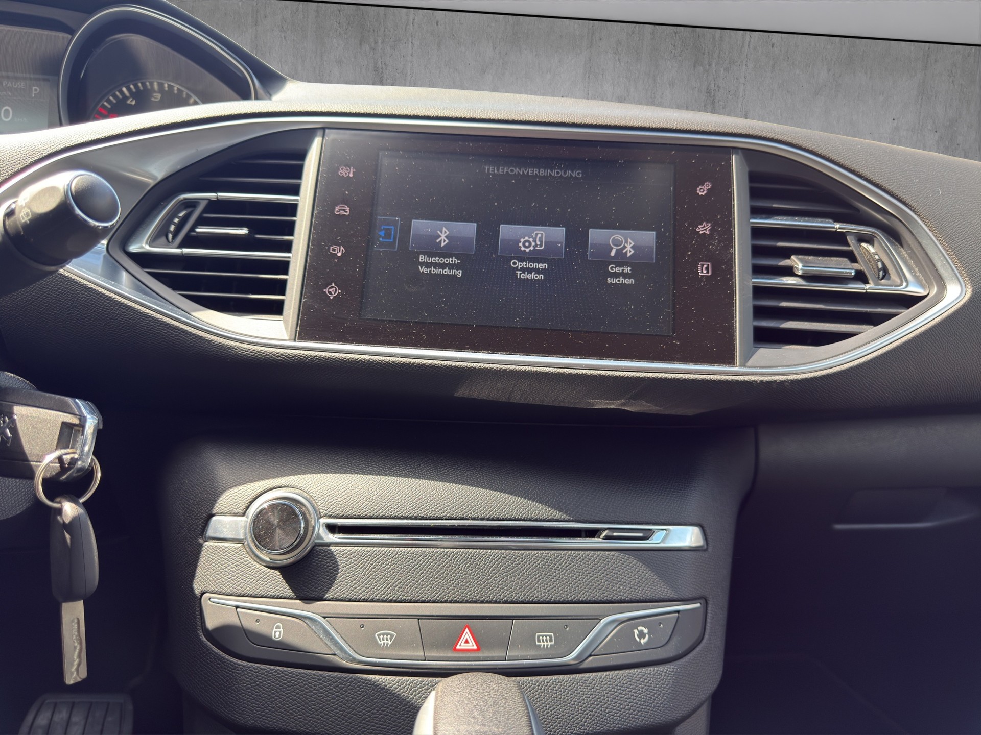 PEUGEOT 308 1.6 BlueHDi Allure-image-14