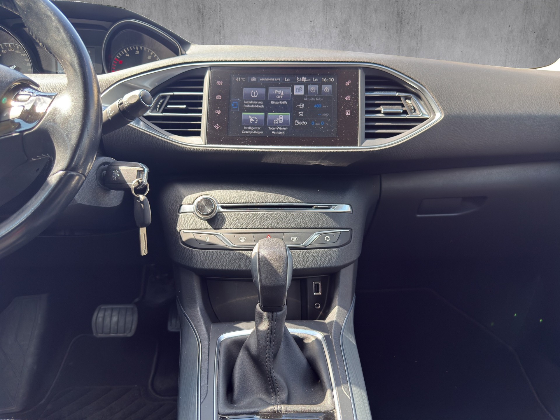 PEUGEOT 308 1.6 BlueHDi Allure-image-13