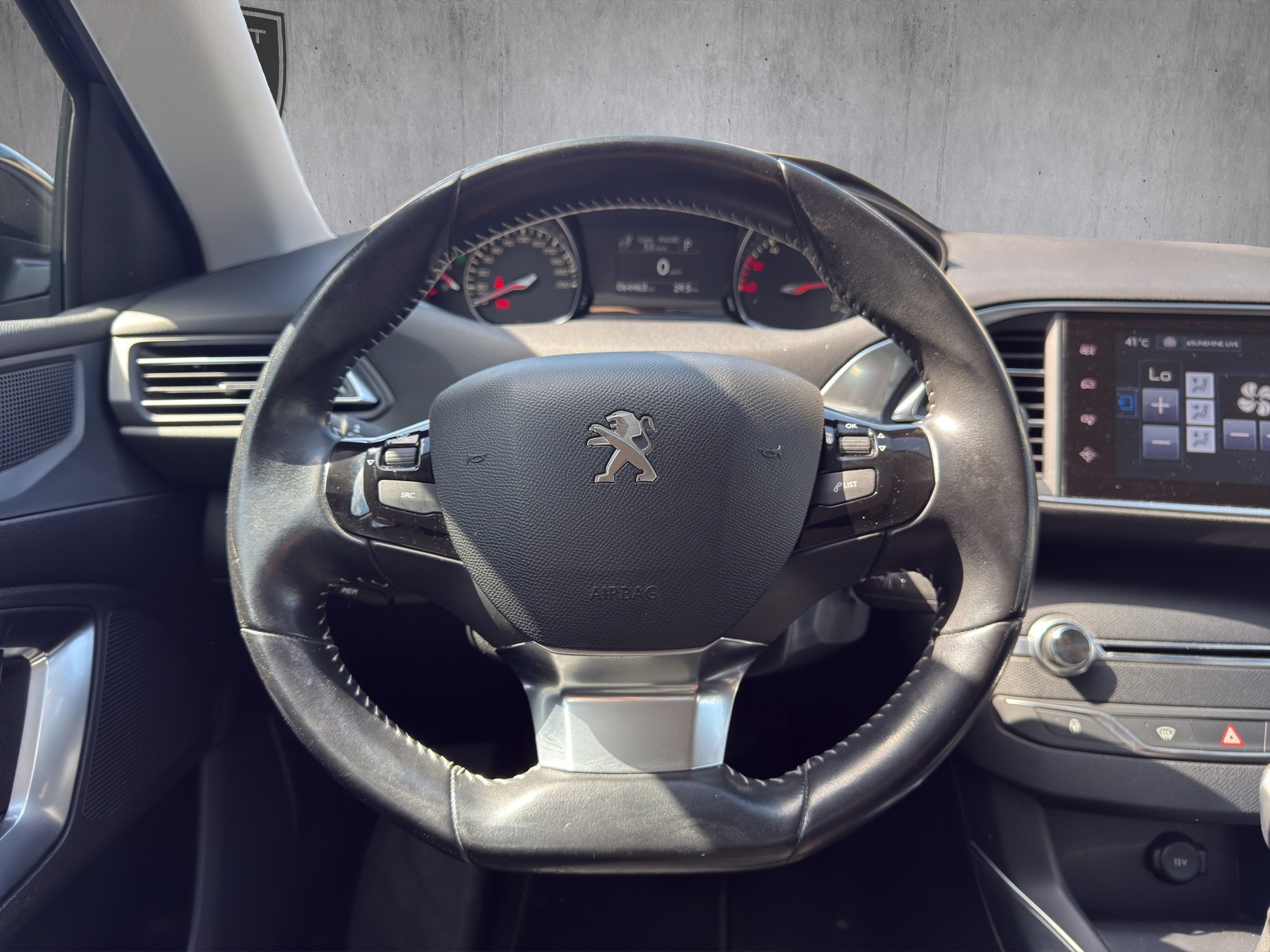 PEUGEOT 308 1.6 BlueHDi Allure-image-10