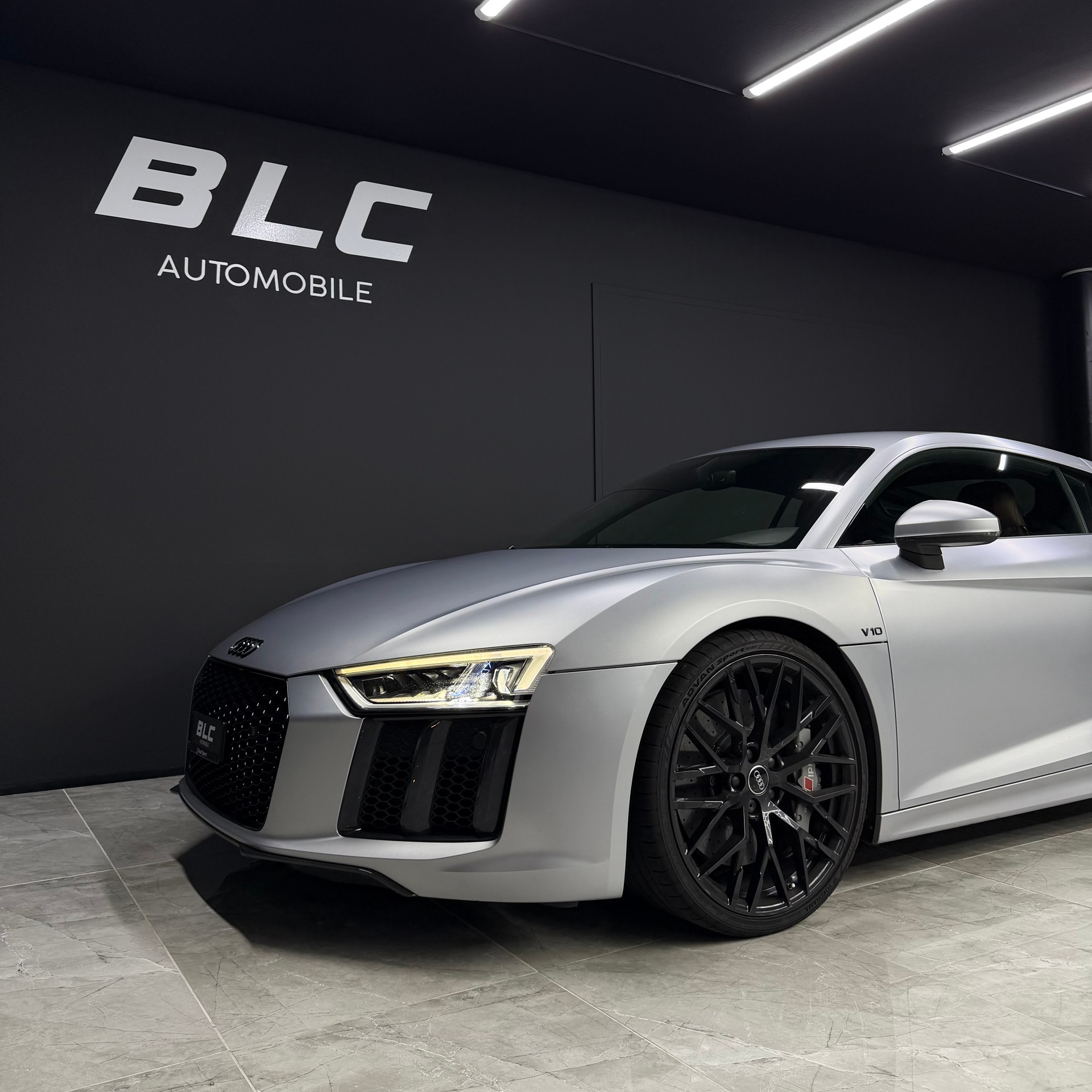 AUDI R8 Coupé 5.2 plus S-Tronic-image-1
