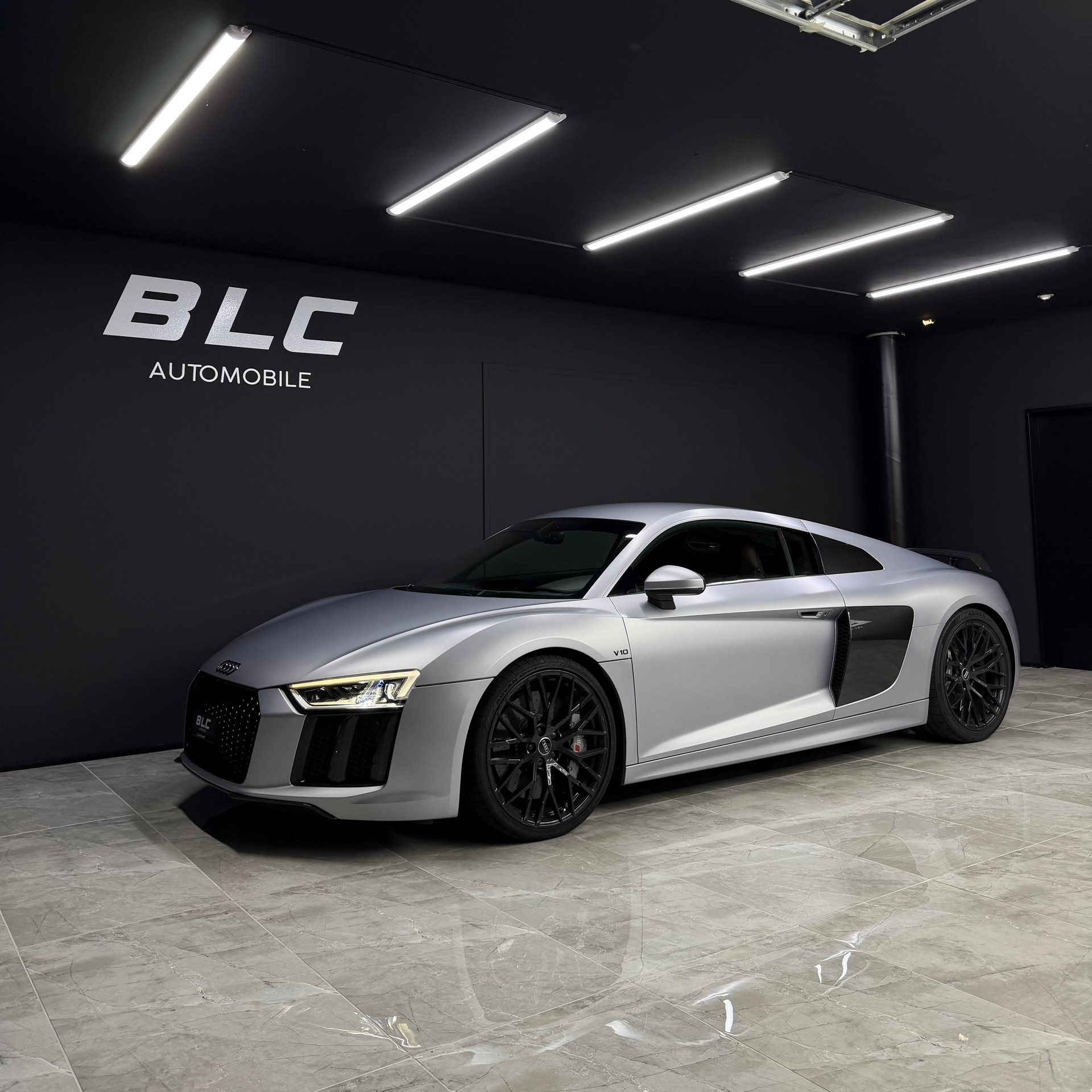 AUDI R8 Coupé 5.2 plus S-Tronic-image-0