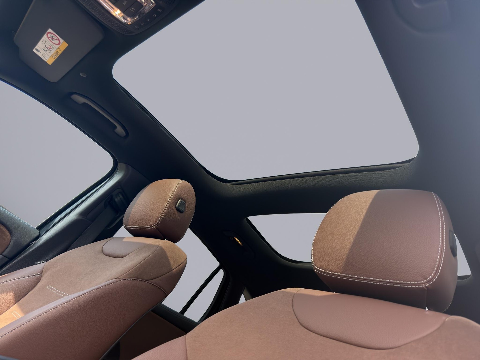 MERCEDES-BENZ GLA 250 AMG Line 4matic-image-10