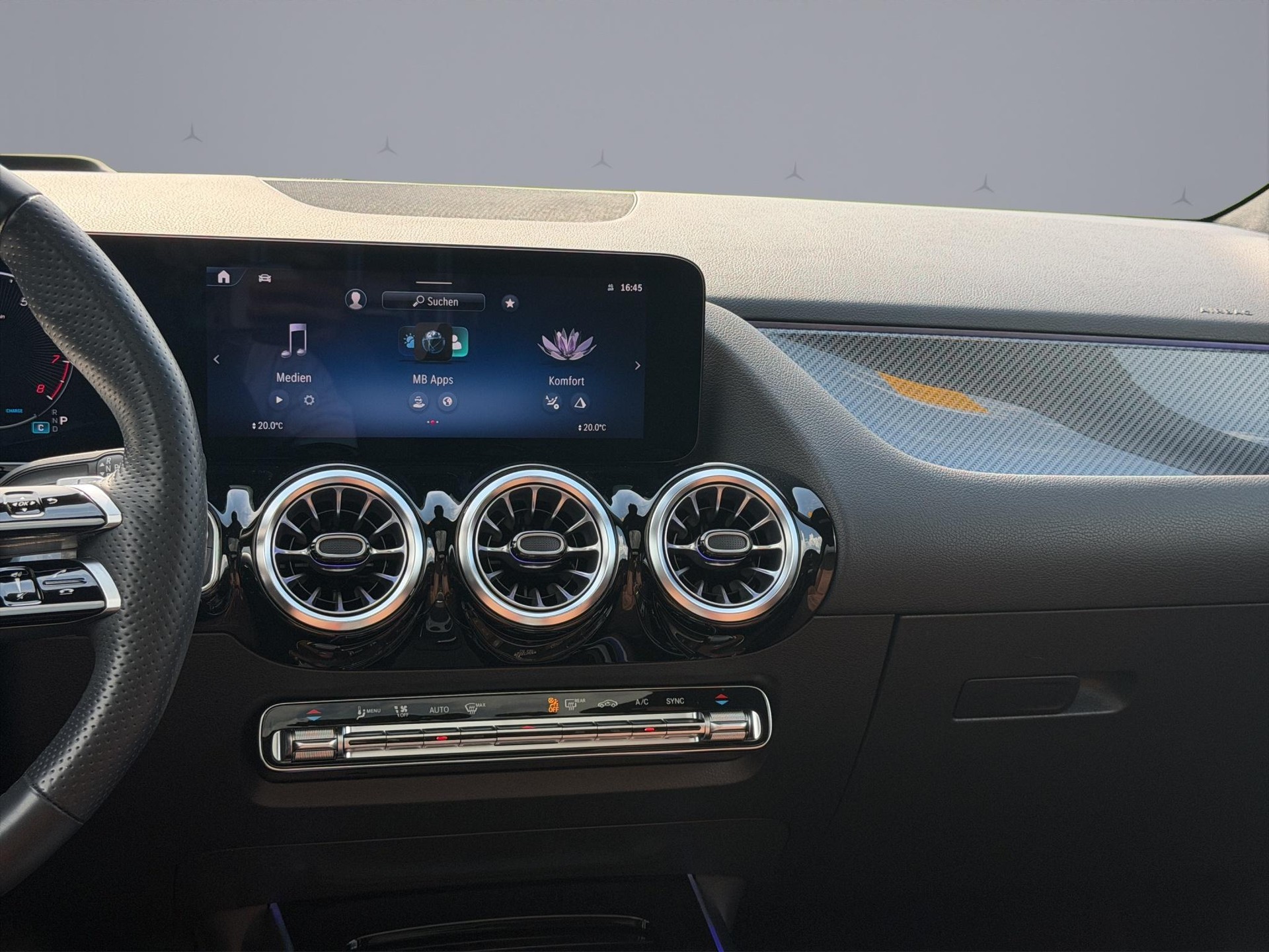 MERCEDES-BENZ GLA 250 AMG Line 4matic-image-13