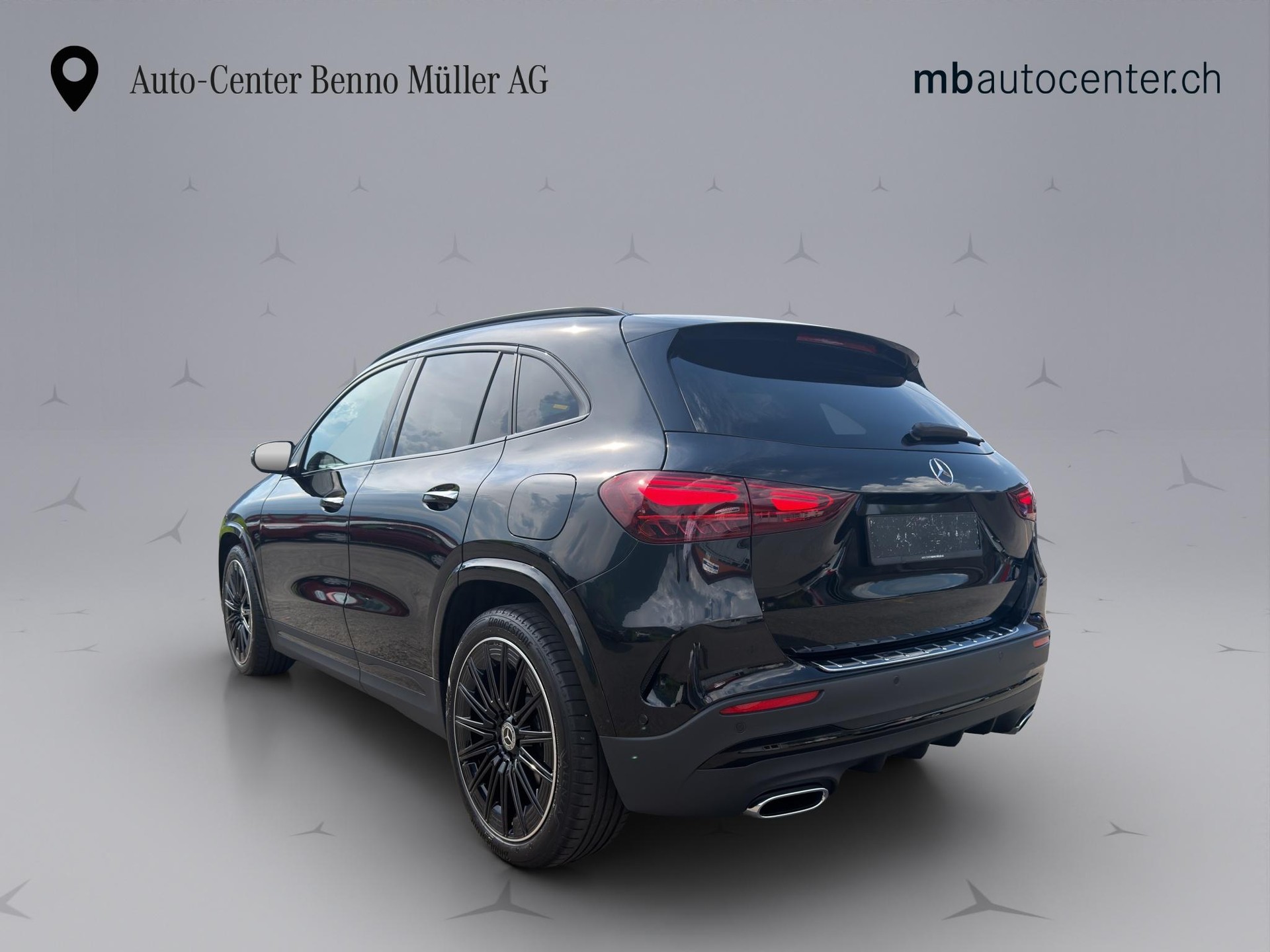 MERCEDES-BENZ GLA 250 AMG Line 4matic-image-2