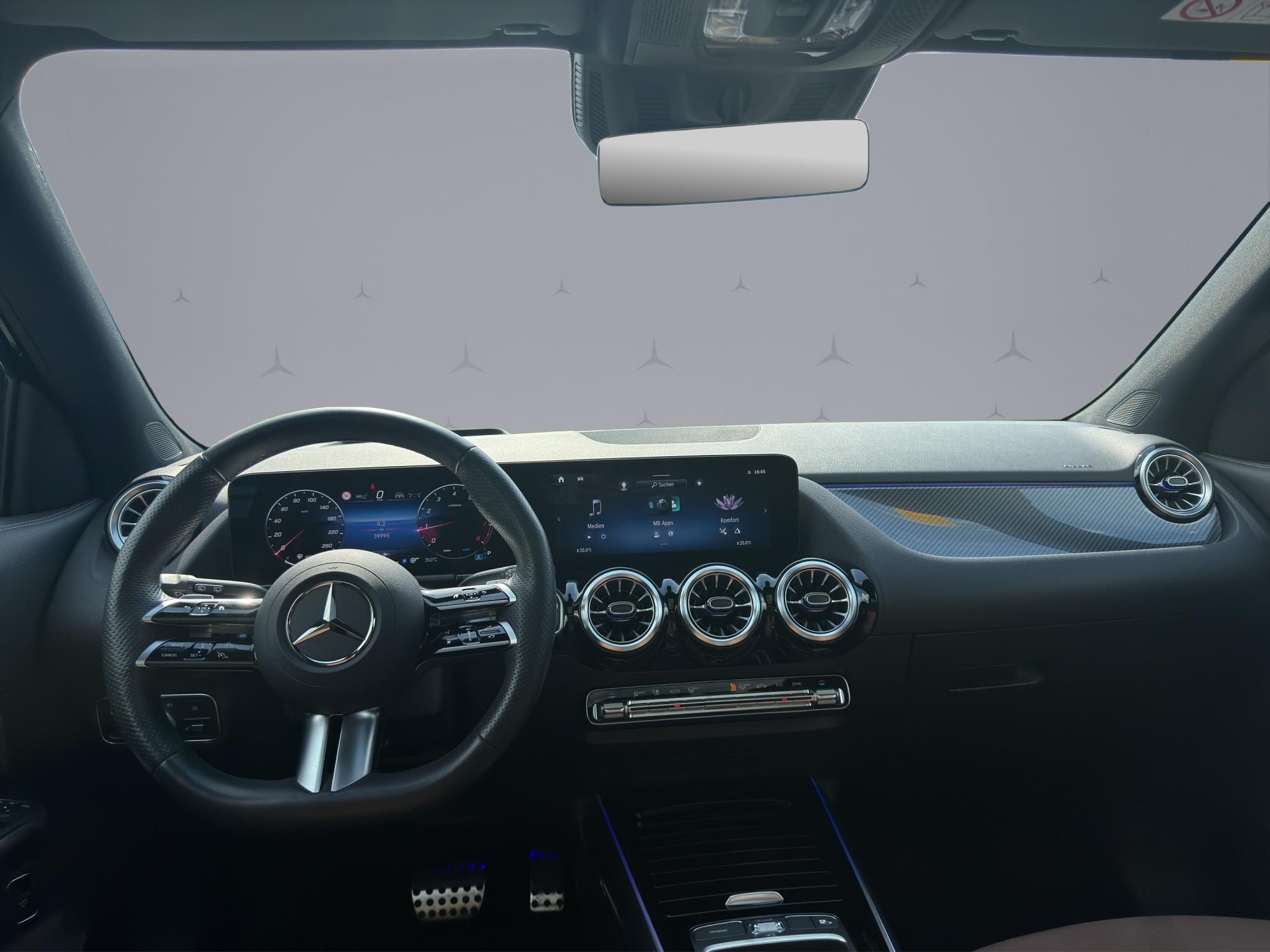 MERCEDES-BENZ GLA 250 AMG Line 4matic-image-12
