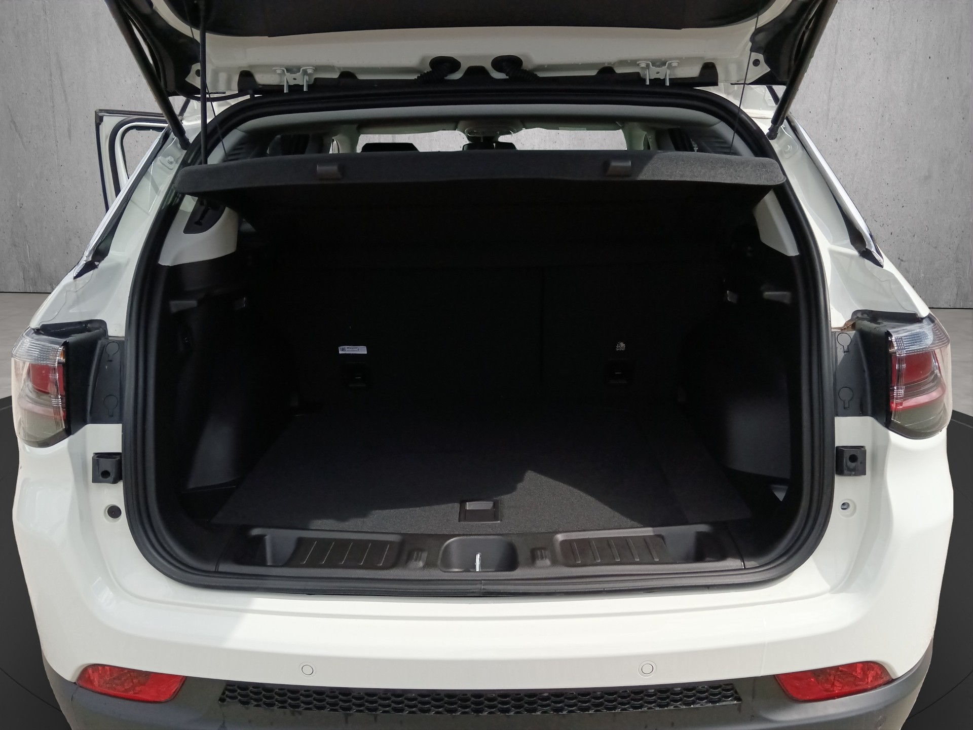 JEEP COMPASS 4xe 1.3 240cv Swiss Limited Plus-image-12