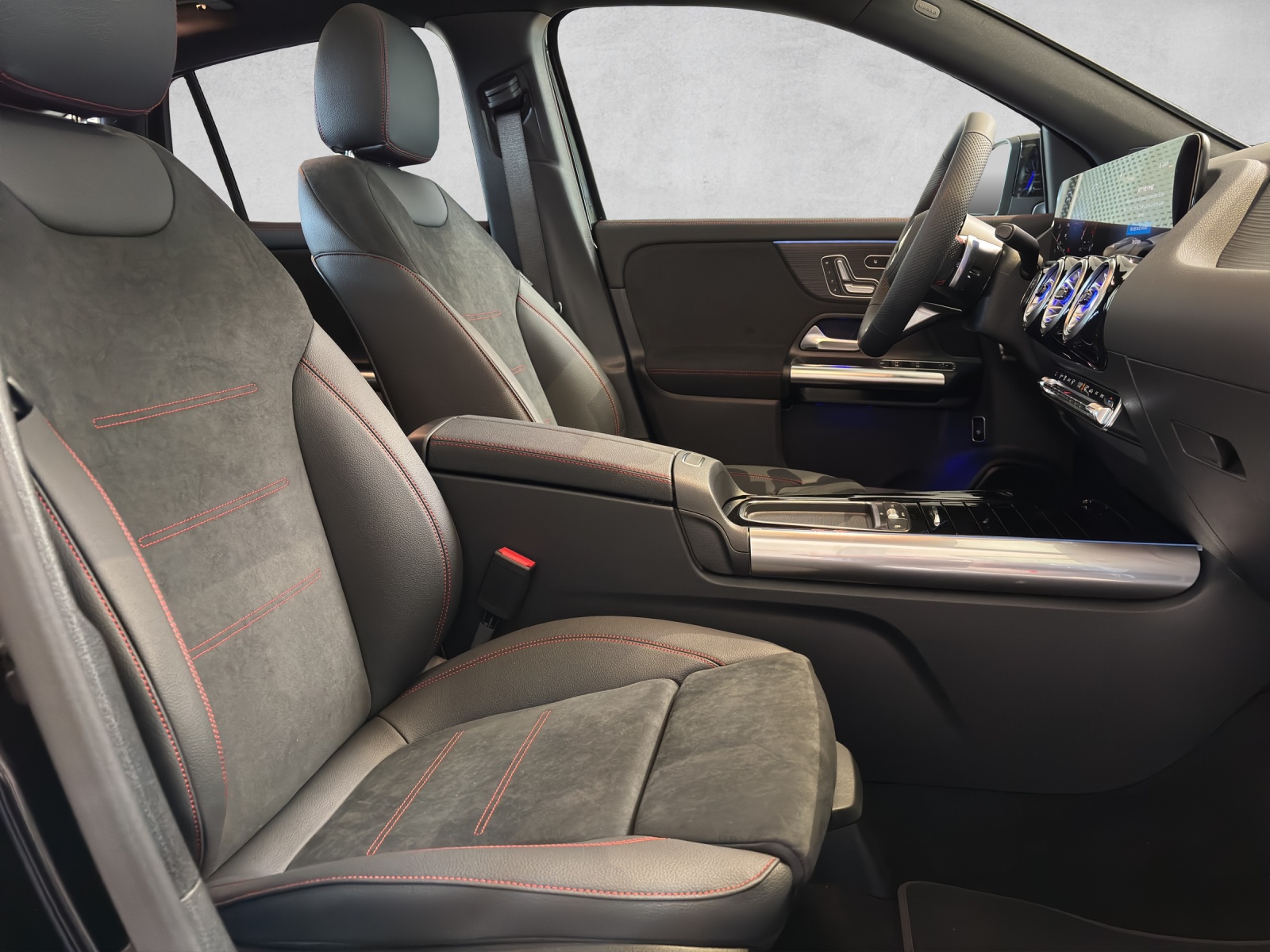 MERCEDES-BENZ GLA 250 4Matic 8G-DCT Swiss Star-image-6